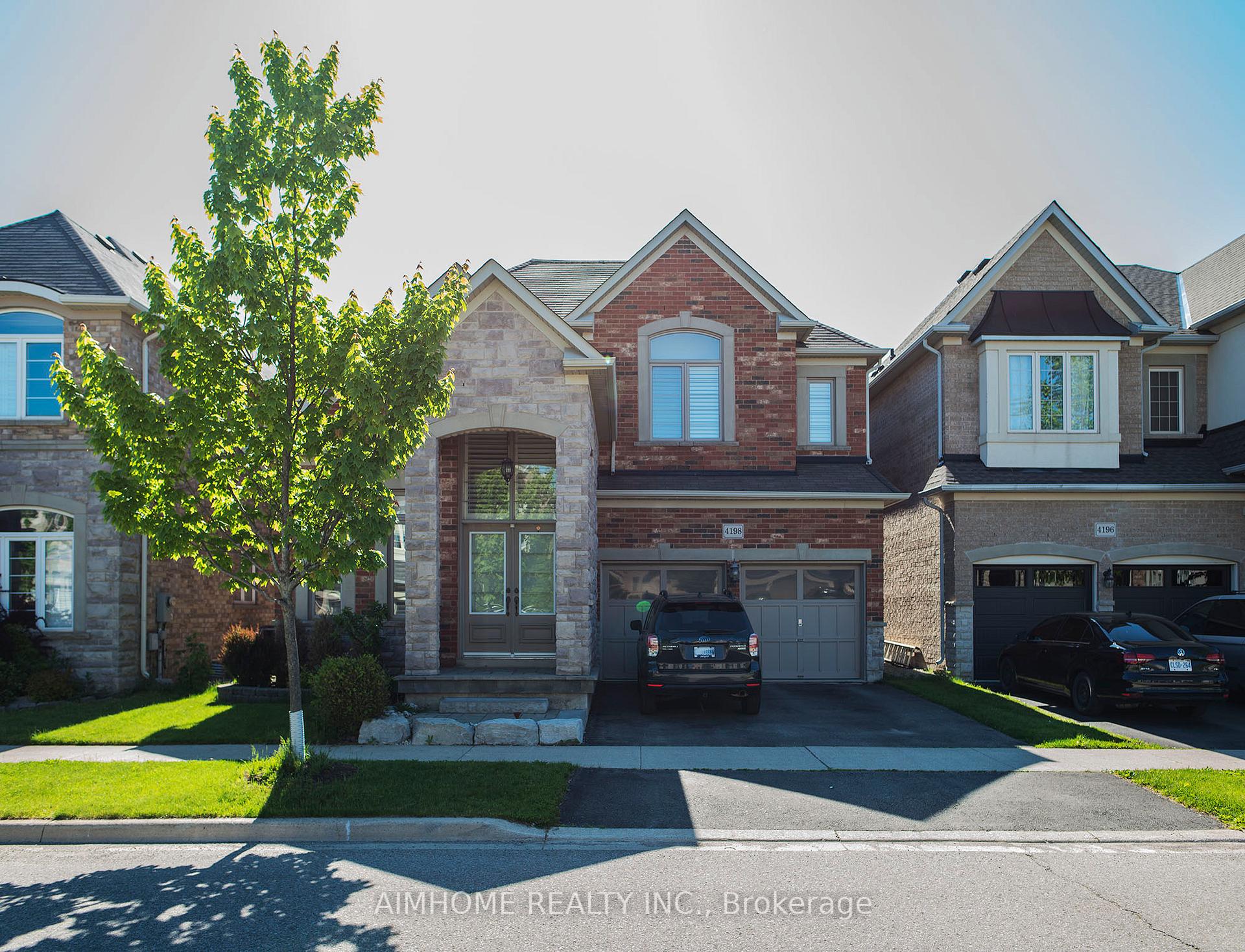 Front of 4198 Fuller Crescent