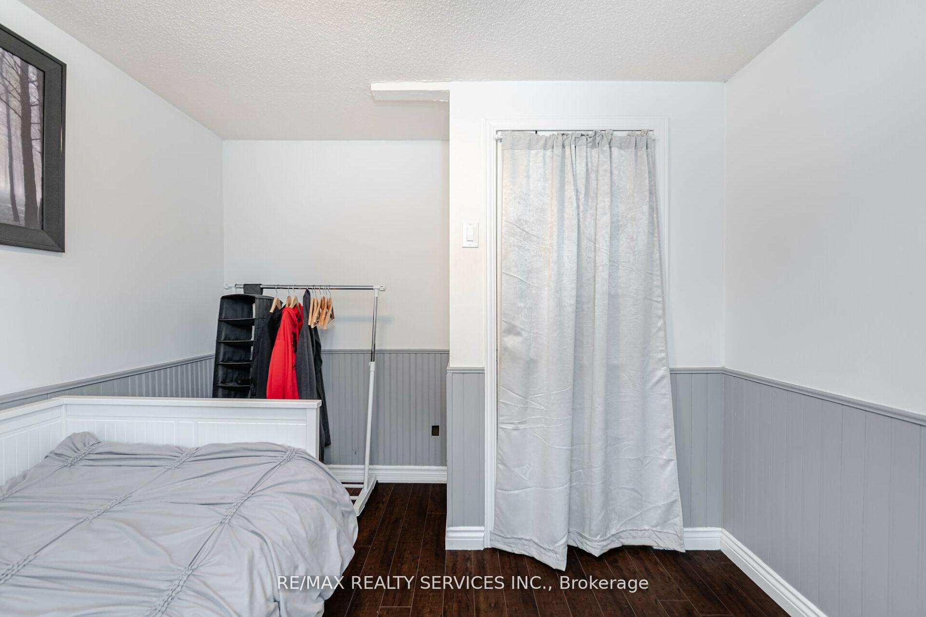Photo 33 of 11 Courtleigh Square, Brampton, Heart Lake East — HOMEH