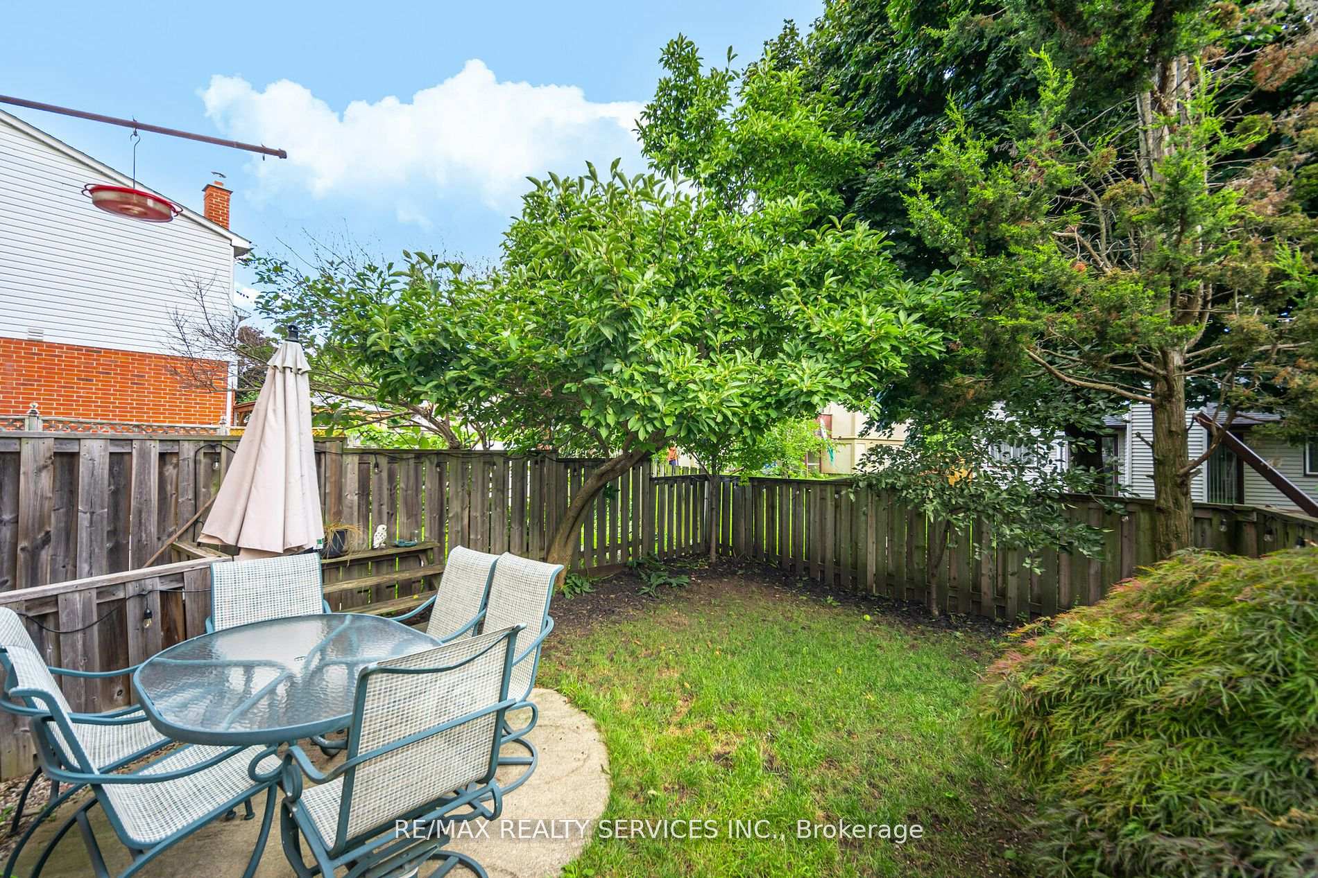Photo 30 of 11 Courtleigh Square, Brampton, Heart Lake East — HOMEH