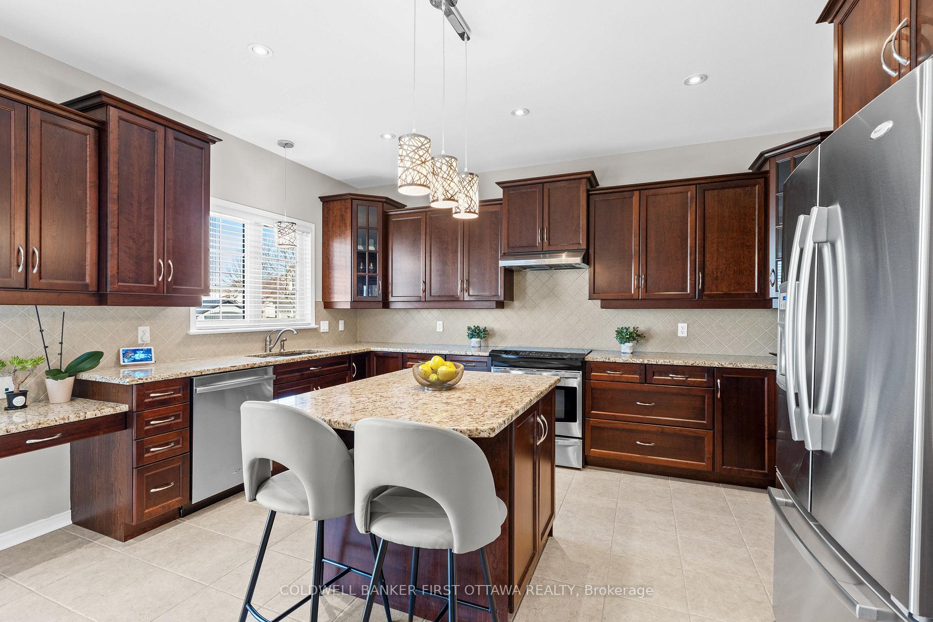 Photo 10 of 831 Dalkena Place, Ottawa, Barrhaven - Stonebridge — HOMEH