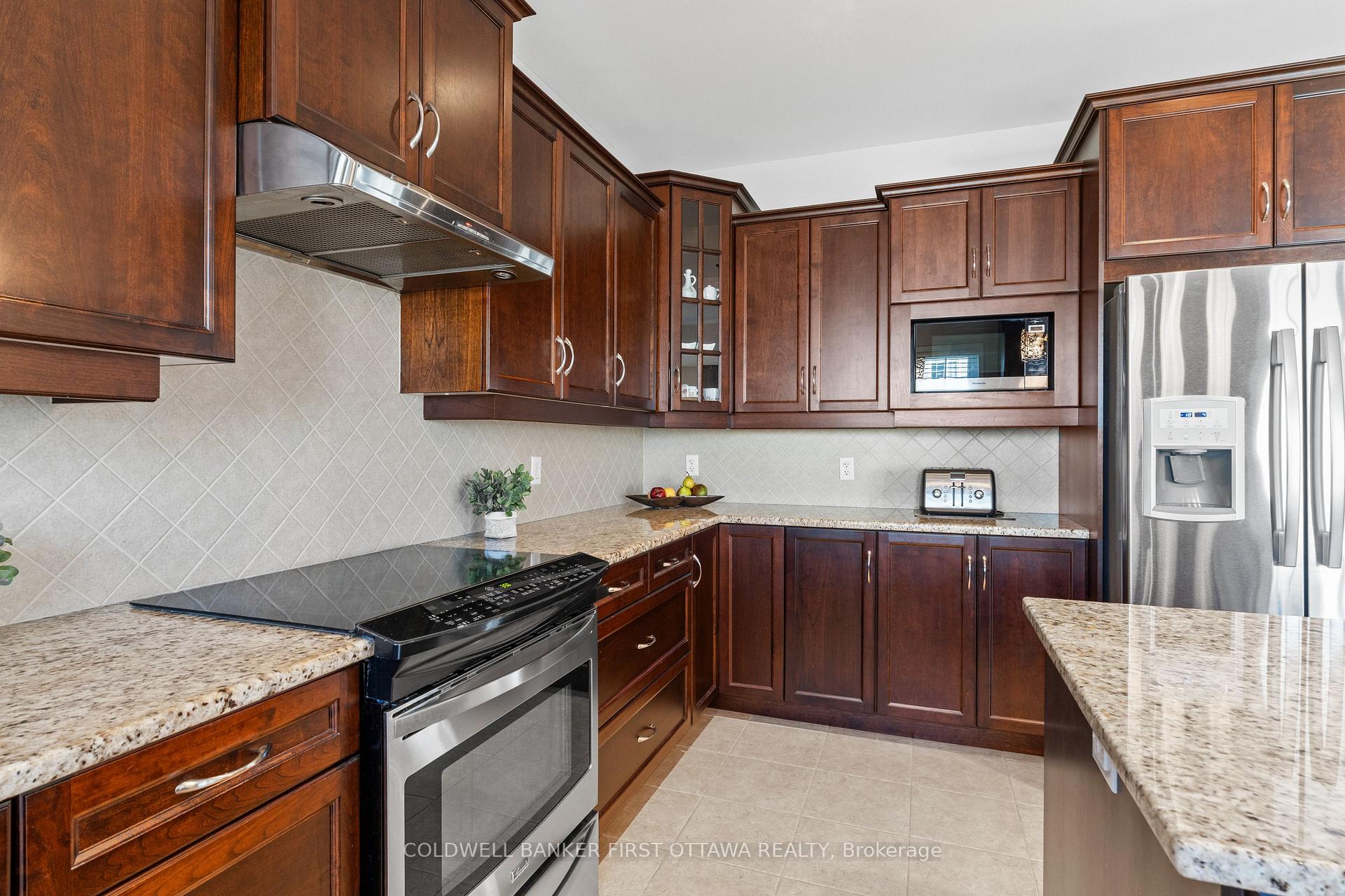 Photo 12 of 831 Dalkena Place, Ottawa, Barrhaven - Stonebridge — HOMEH