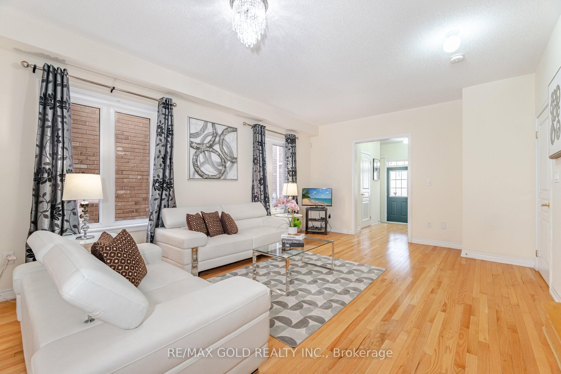 Photo 9 of 8 Washburn Road, Brampton, Bram East — HOMEH