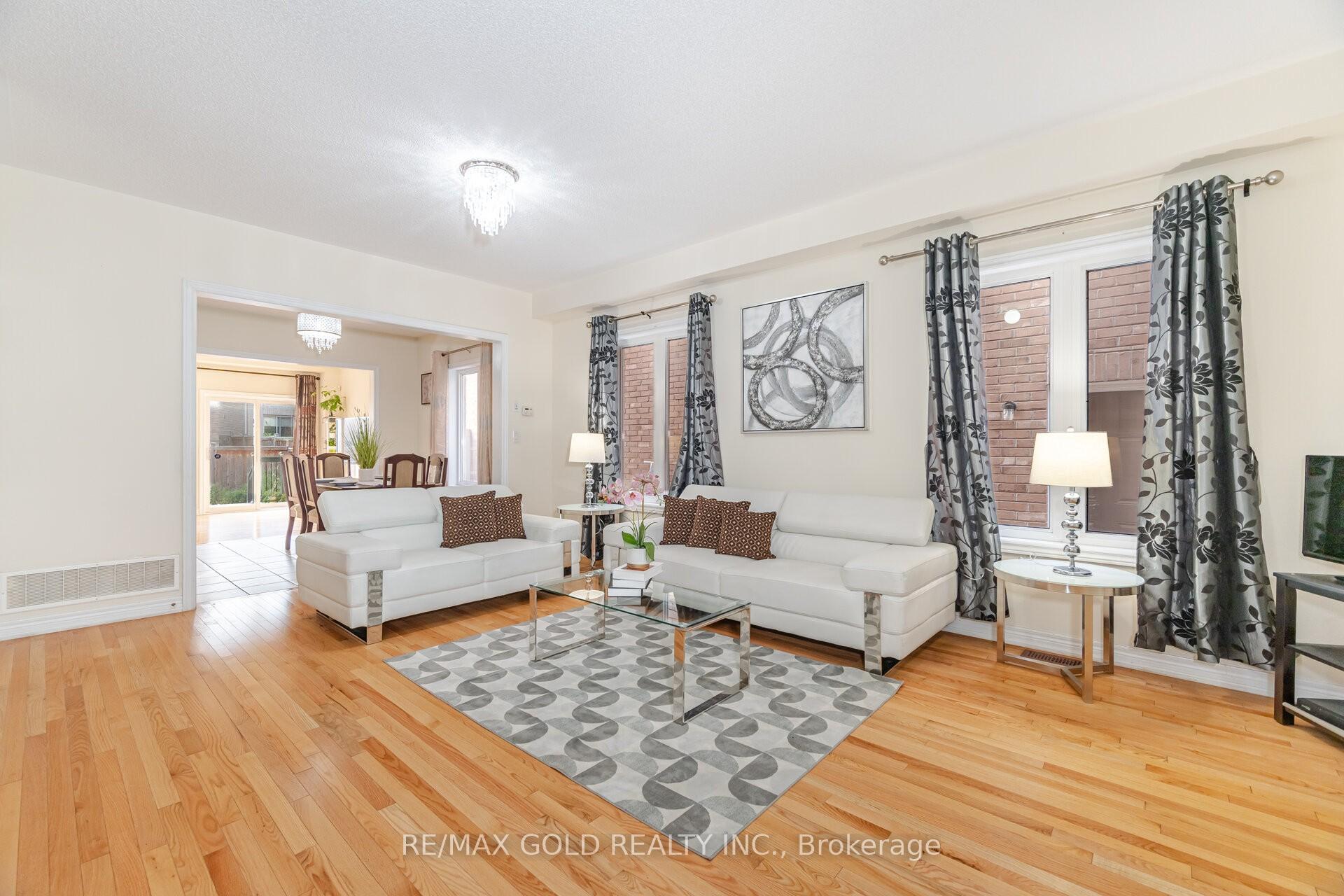Photo 12 of 8 Washburn Road, Brampton, Bram East — HOMEH