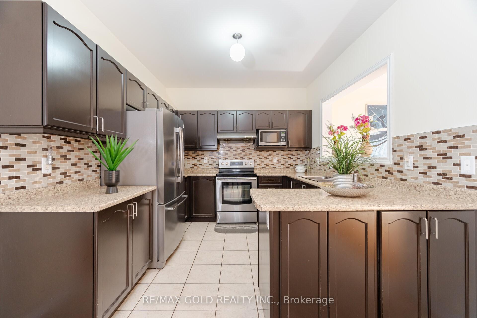 Photo 15 of 8 Washburn Road, Brampton, Bram East — HOMEH