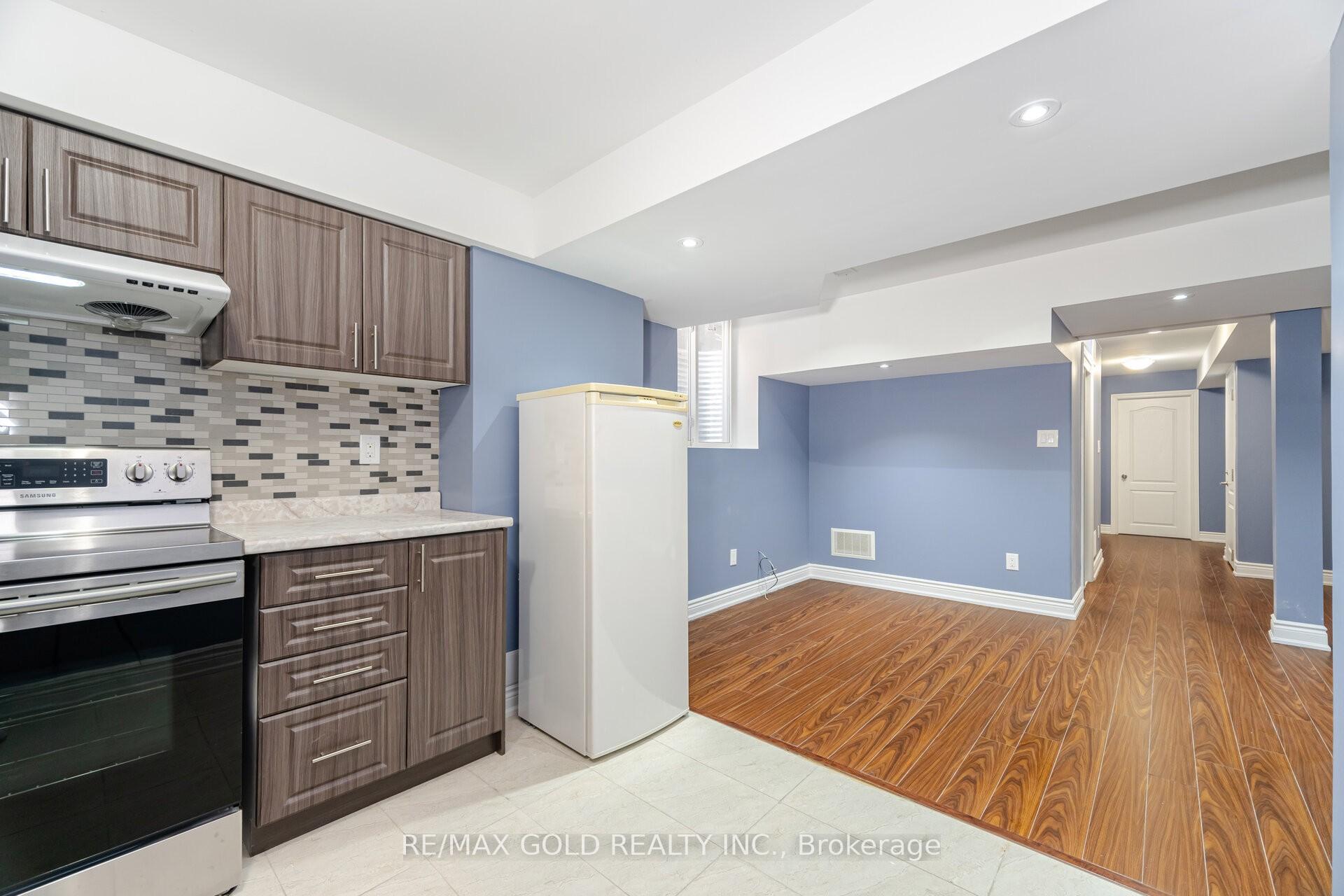 Photo 11 of 8 Washburn Road, Brampton, Bram East — HOMEH
