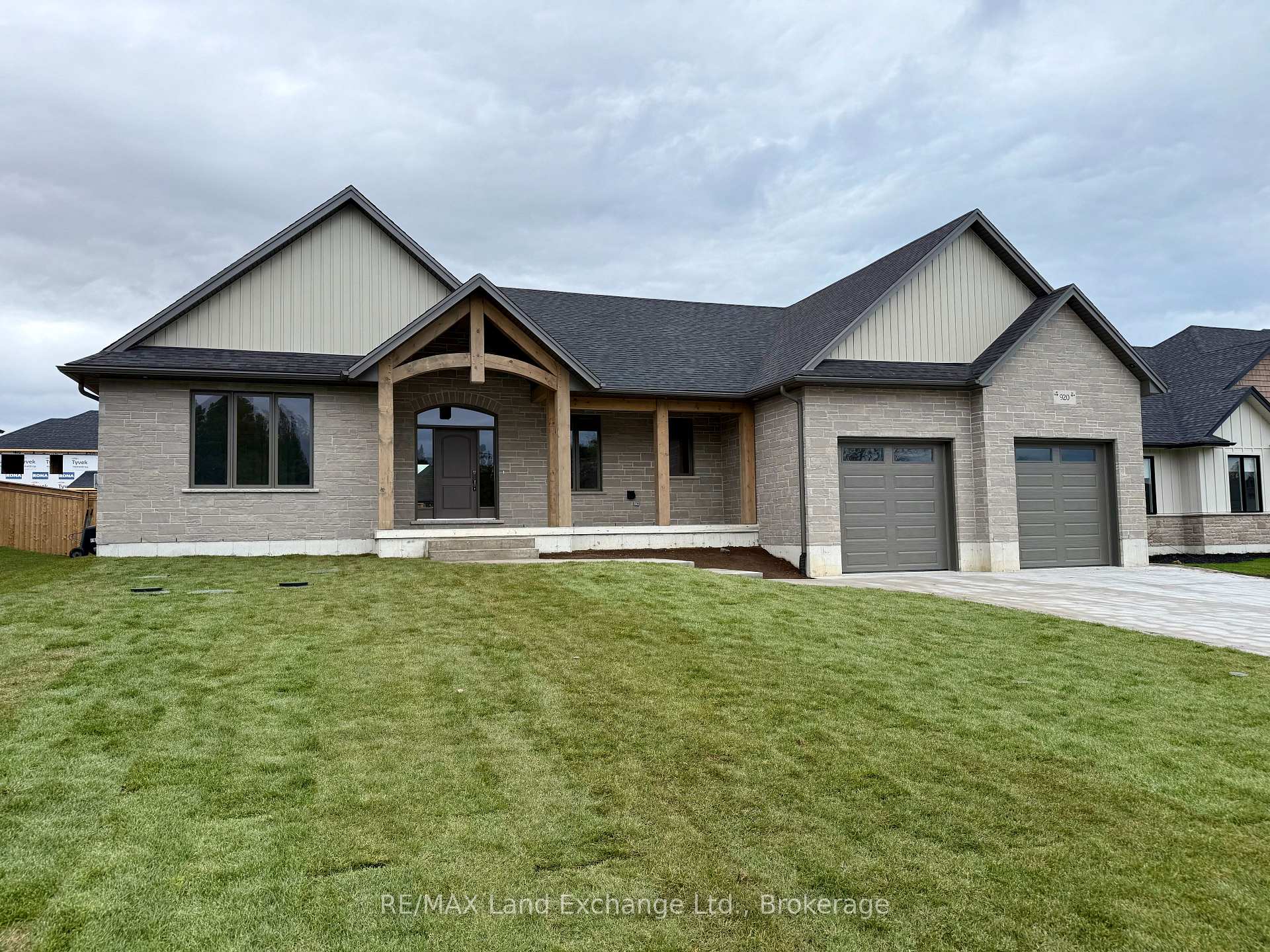 Front of 920 Bogdanovic Way