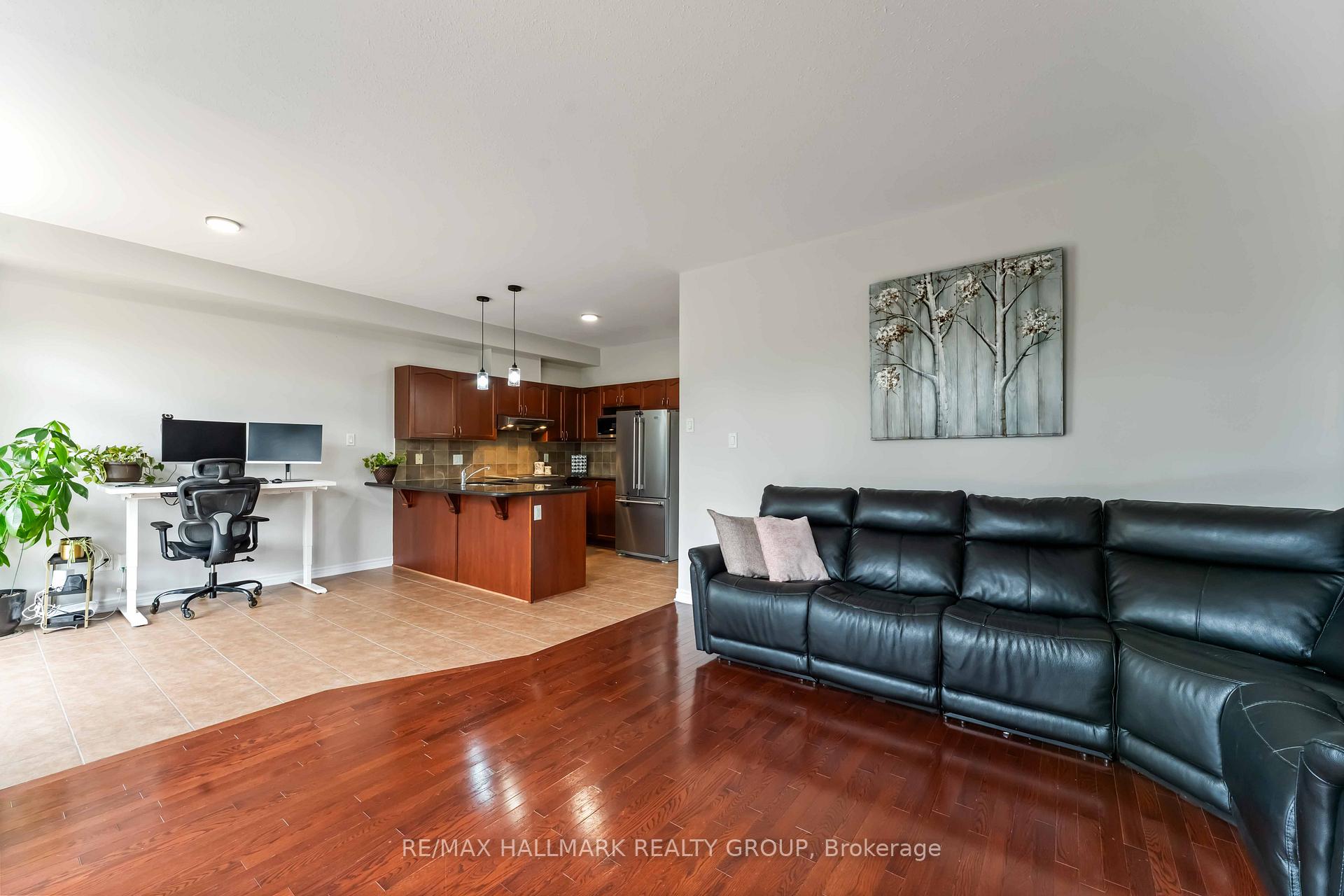 Photo 8 of 656 Everlasting Crescent, Ottawa, Springridge/East Village — HOMEH