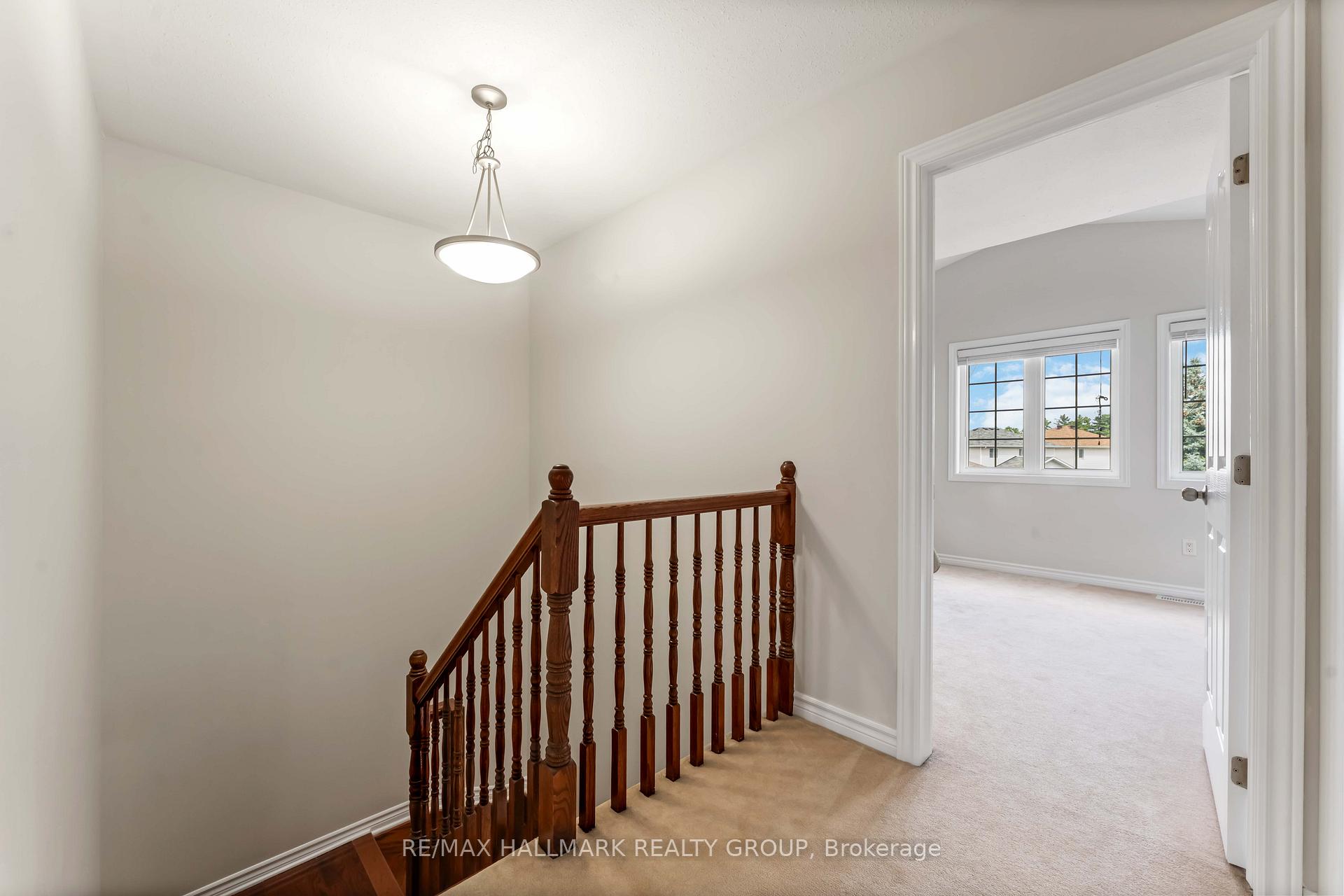 Photo 10 of 656 Everlasting Crescent, Ottawa, Springridge/East Village — HOMEH