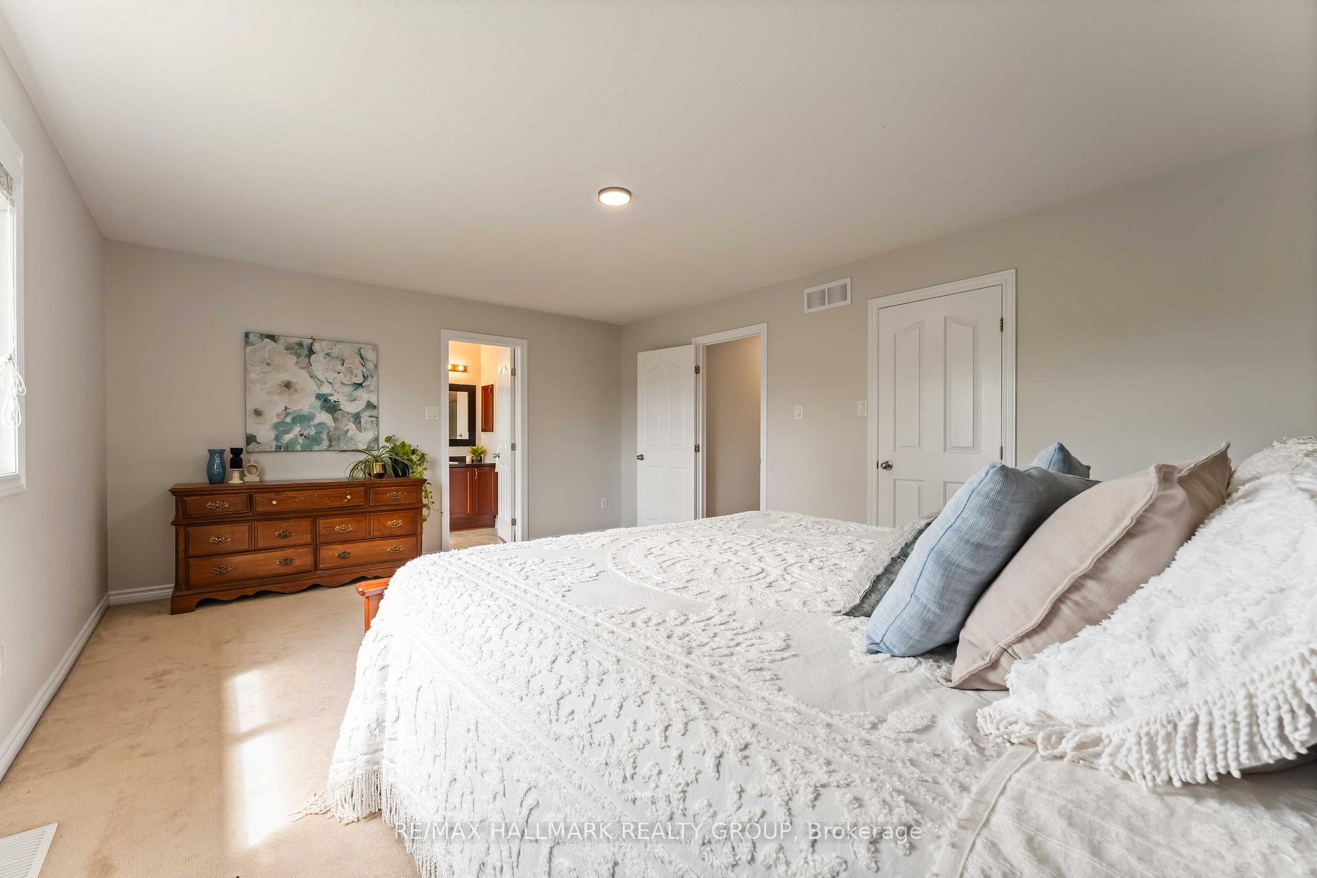 Photo 11 of 656 Everlasting Crescent, Ottawa, Springridge/East Village — HOMEH