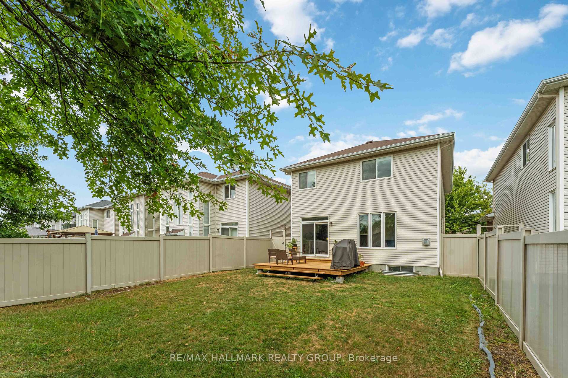 Photo 35 of 656 Everlasting Crescent, Ottawa, Springridge/East Village — HOMEH