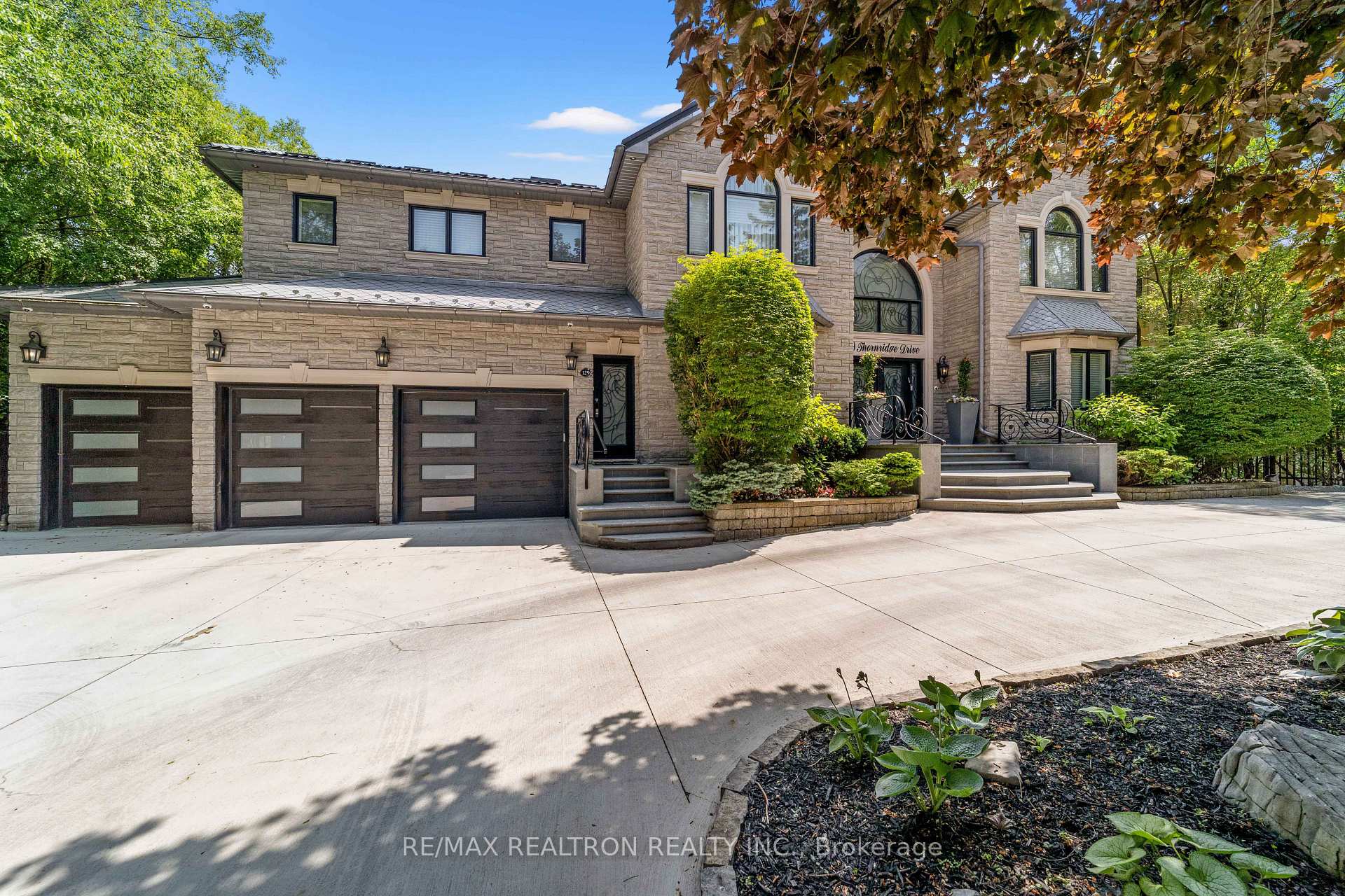Photo 1 of 129 Thornridge Drive, Vaughan, Crestwood-Springfarm-Yorkhill — HOMEH