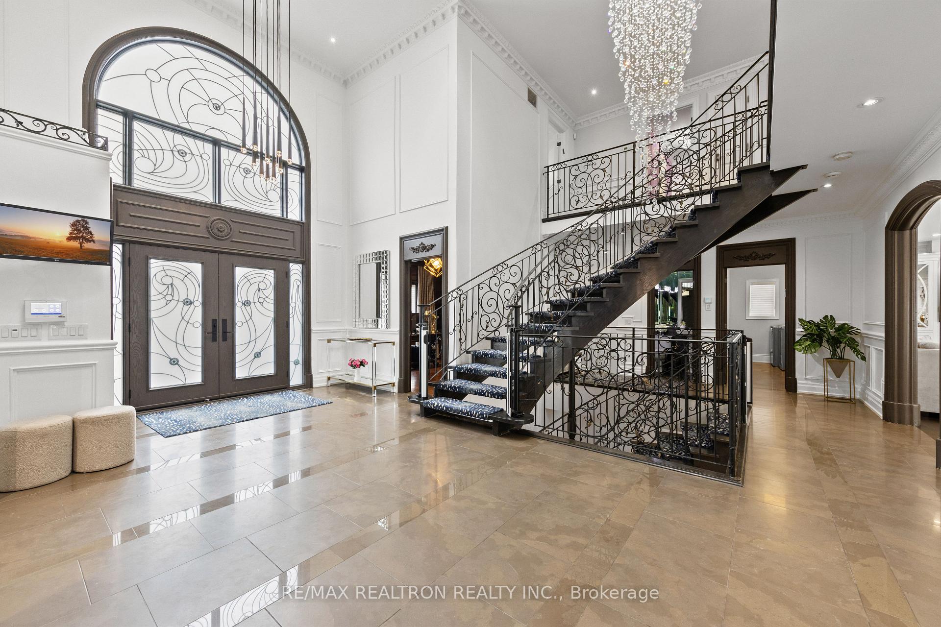 Photo 17 of 129 Thornridge Drive, Vaughan, Crestwood-Springfarm-Yorkhill — HOMEH
