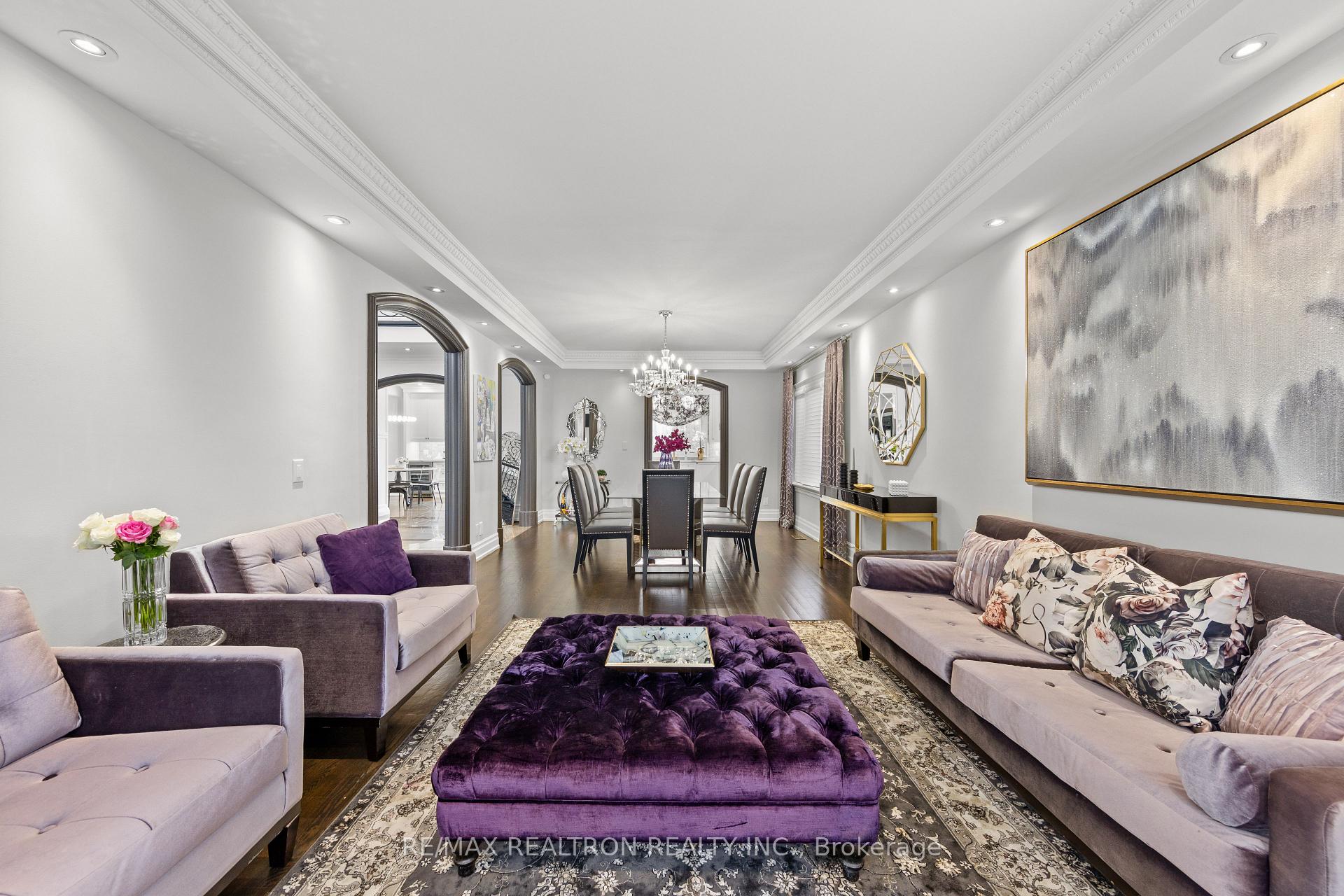 Photo 8 of 129 Thornridge Drive, Vaughan, Crestwood-Springfarm-Yorkhill — HOMEH