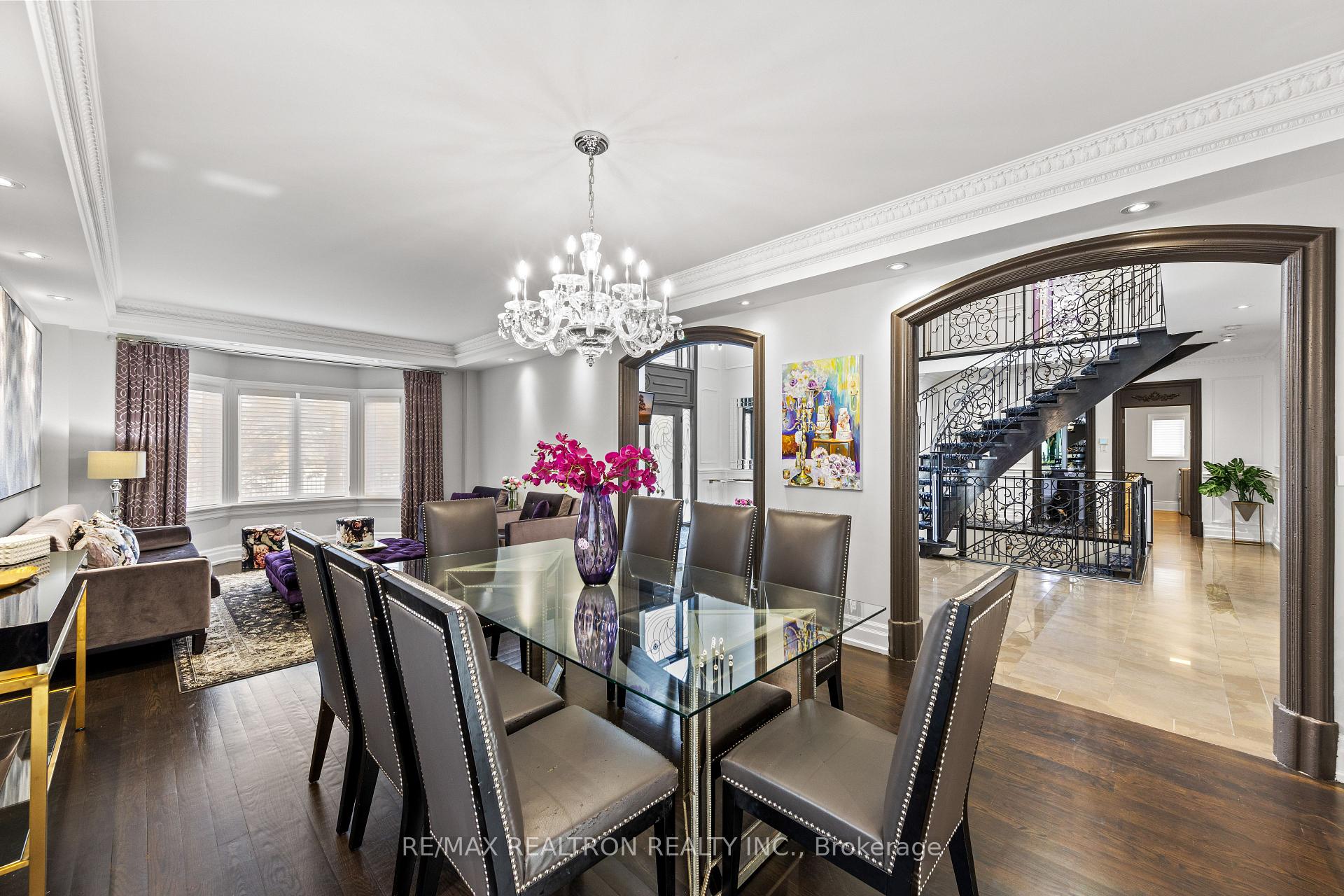 Photo 6 of 129 Thornridge Drive, Vaughan, Crestwood-Springfarm-Yorkhill — HOMEH