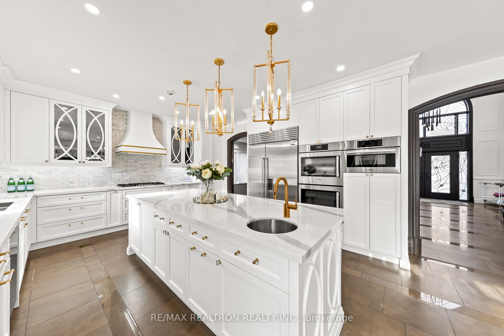 Photo 7 of 129 Thornridge Drive, Vaughan, Crestwood-Springfarm-Yorkhill — HOMEH