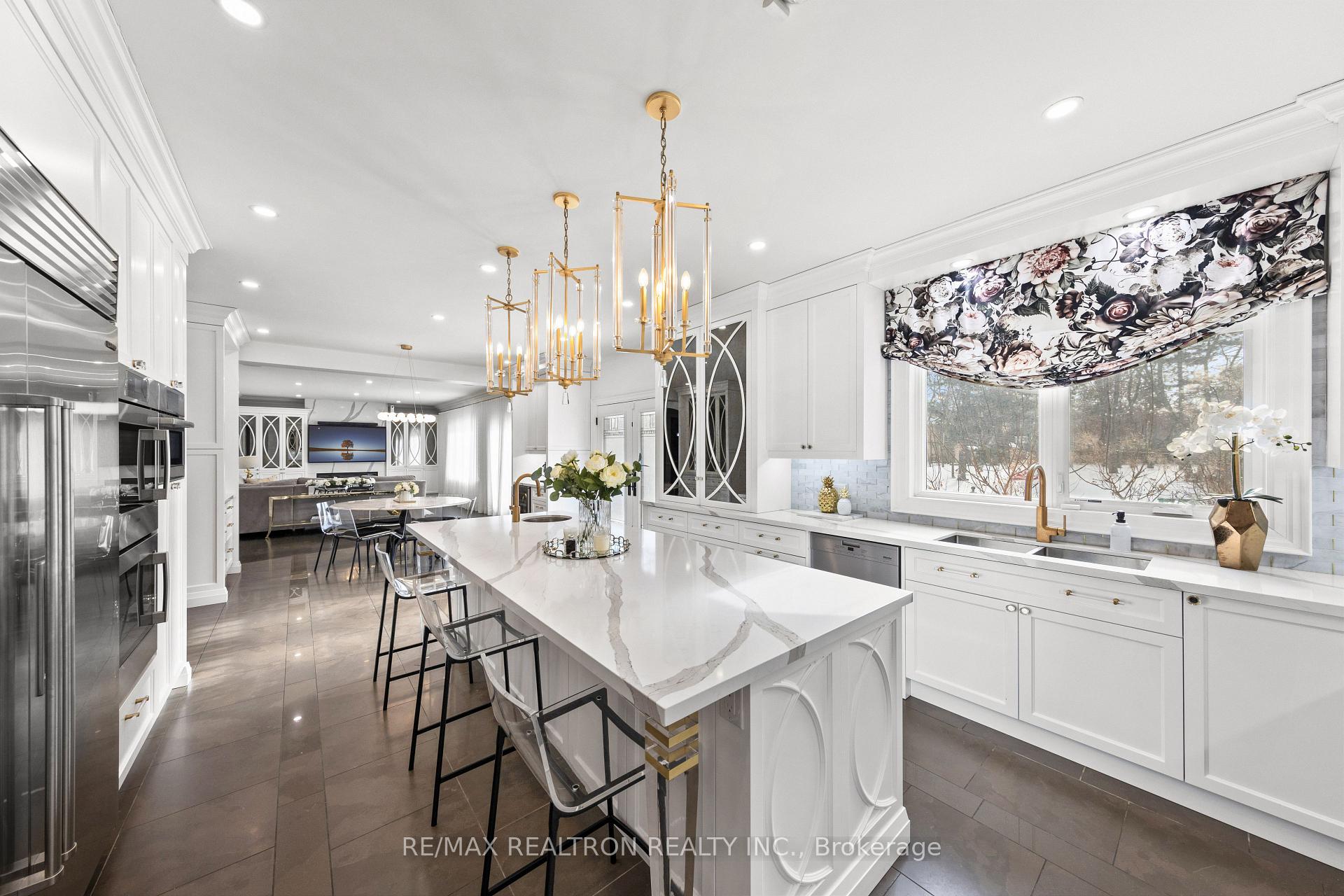 Photo 18 of 129 Thornridge Drive, Vaughan, Crestwood-Springfarm-Yorkhill — HOMEH