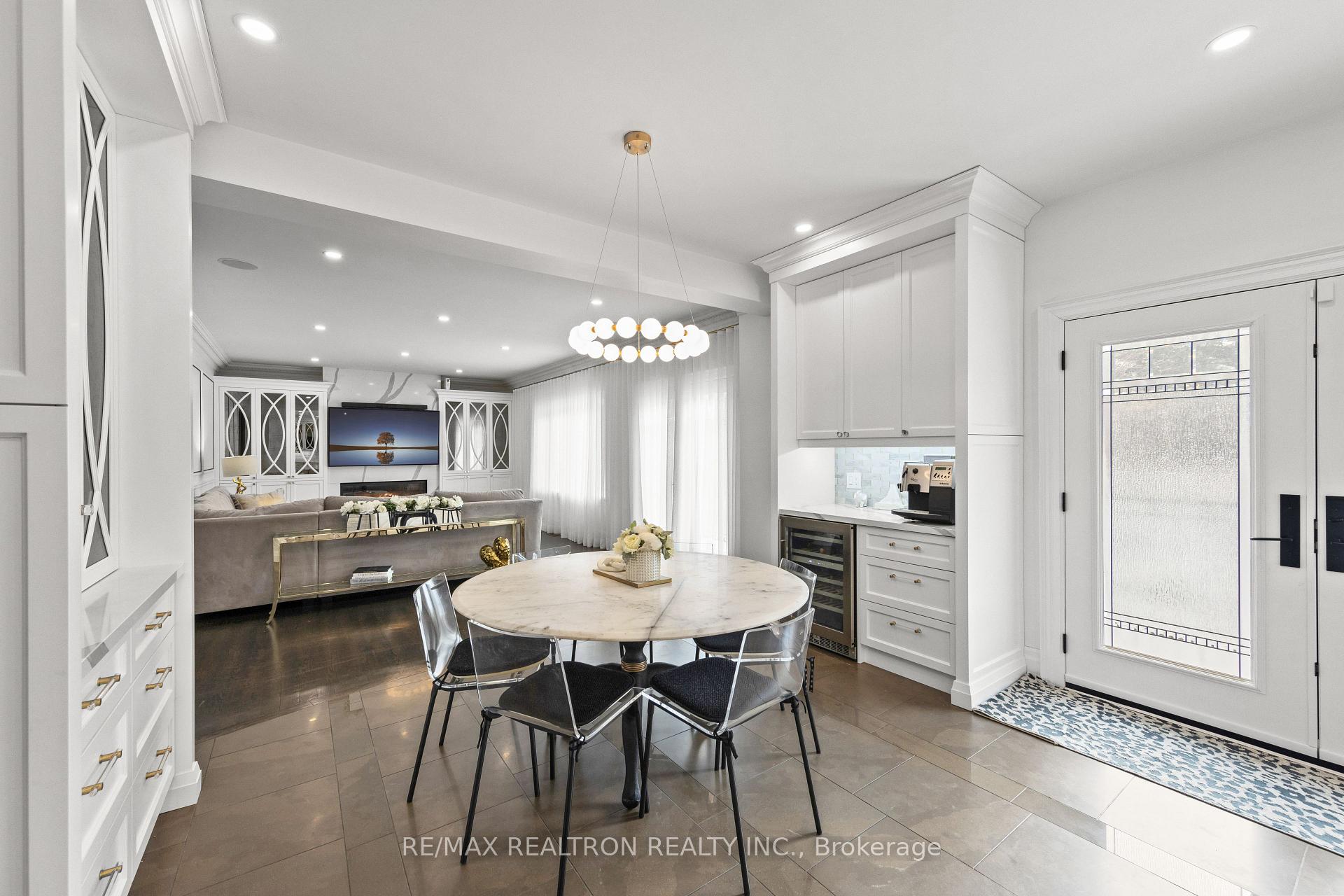 Photo 19 of 129 Thornridge Drive, Vaughan, Crestwood-Springfarm-Yorkhill — HOMEH