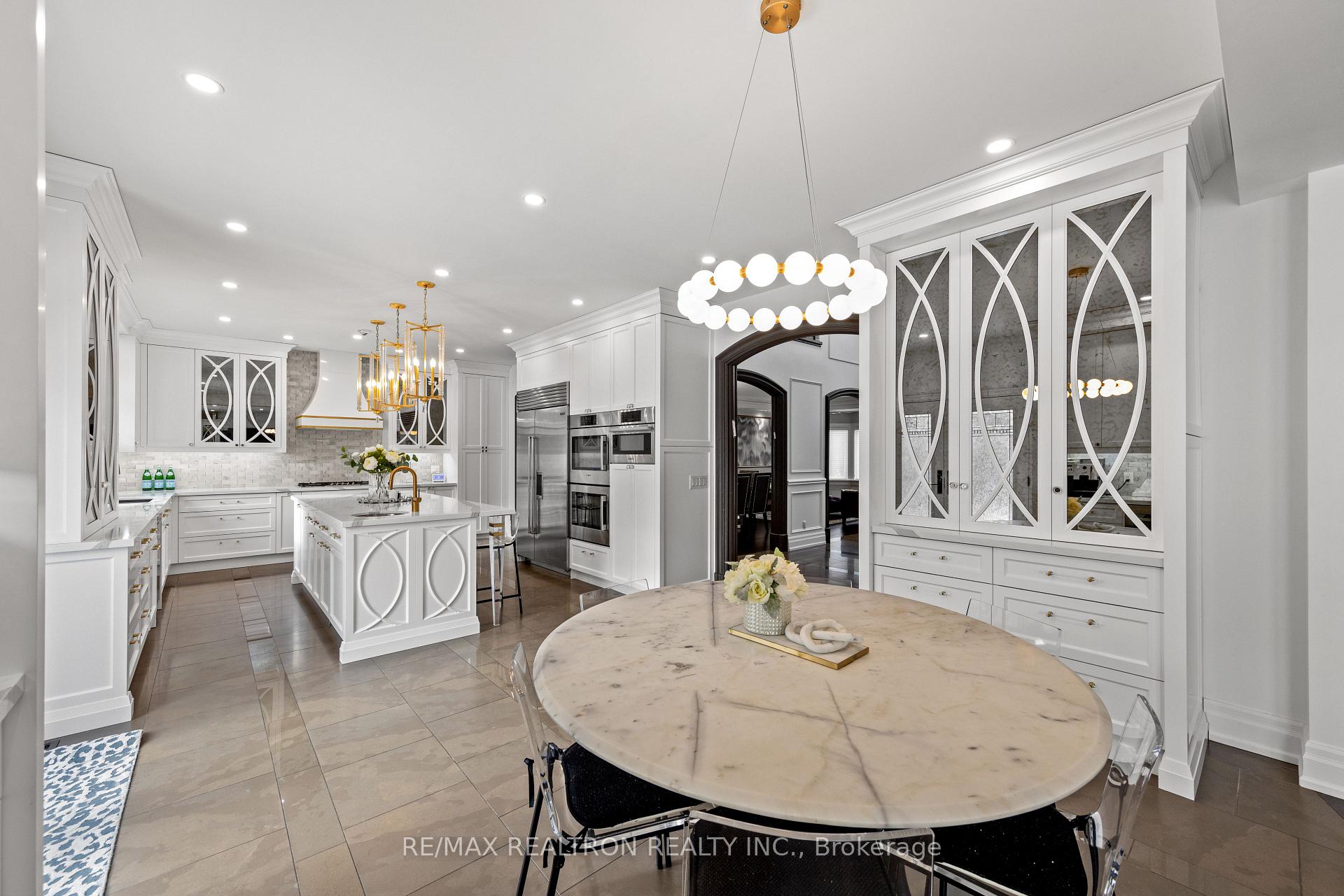 Photo 12 of 129 Thornridge Drive, Vaughan, Crestwood-Springfarm-Yorkhill — HOMEH