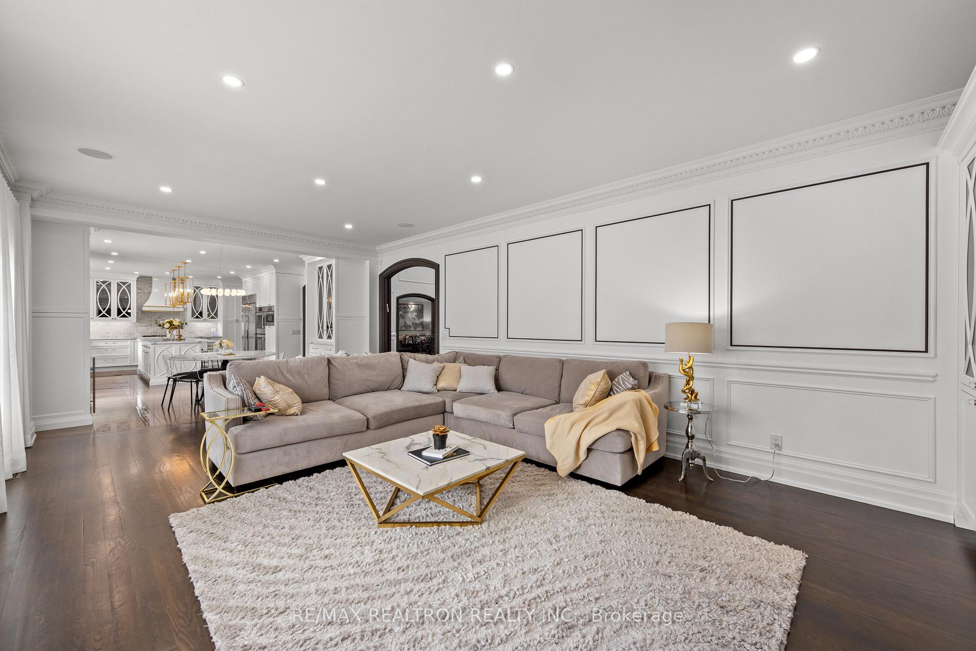 Photo 9 of 129 Thornridge Drive, Vaughan, Crestwood-Springfarm-Yorkhill — HOMEH
