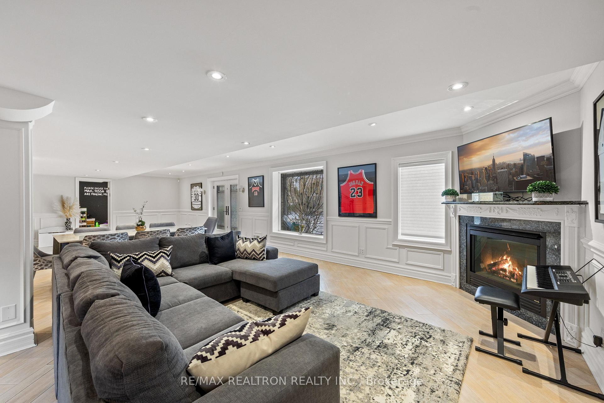 Photo 26 of 129 Thornridge Drive, Vaughan, Crestwood-Springfarm-Yorkhill — HOMEH