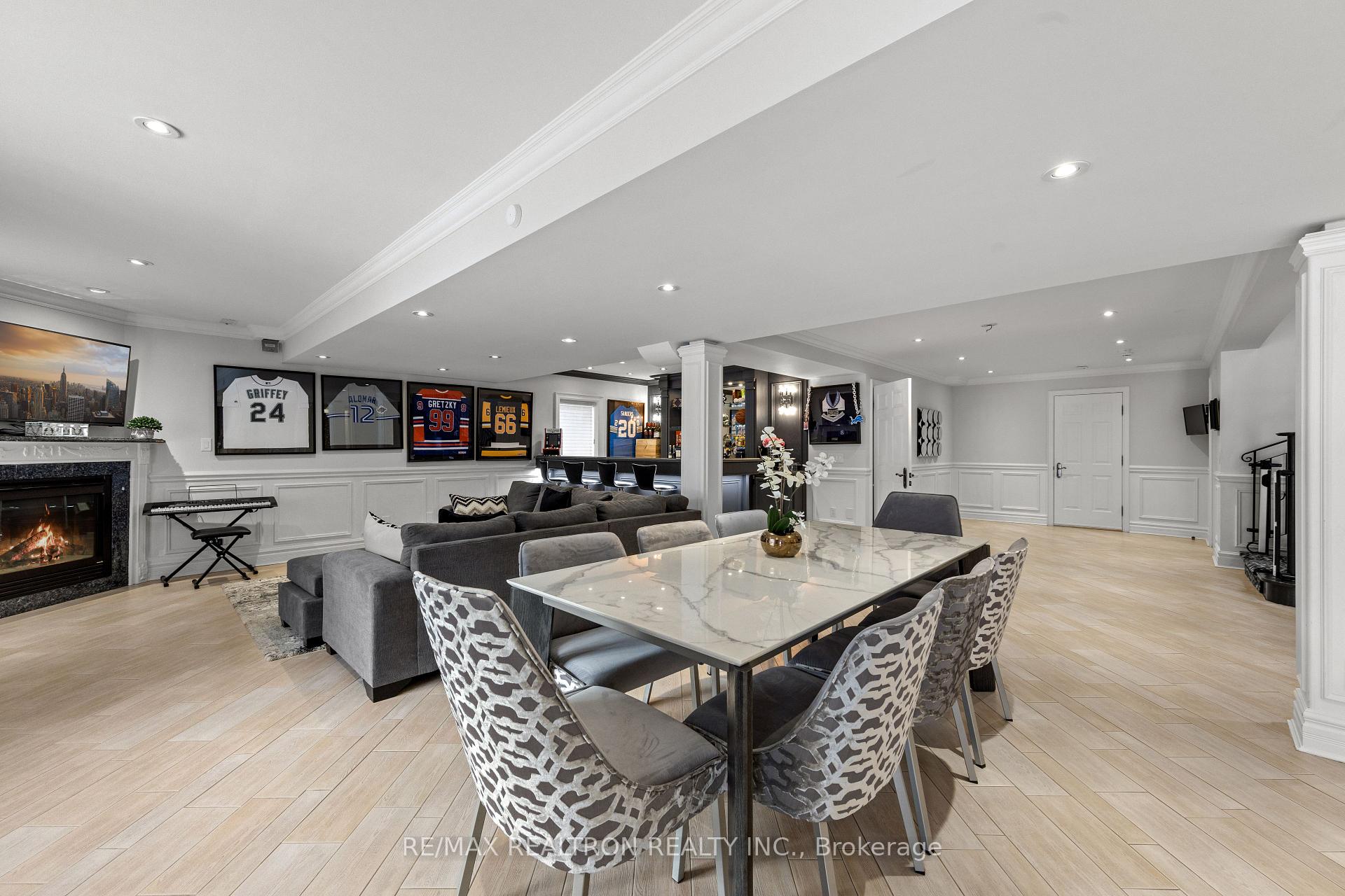 Photo 23 of 129 Thornridge Drive, Vaughan, Crestwood-Springfarm-Yorkhill — HOMEH
