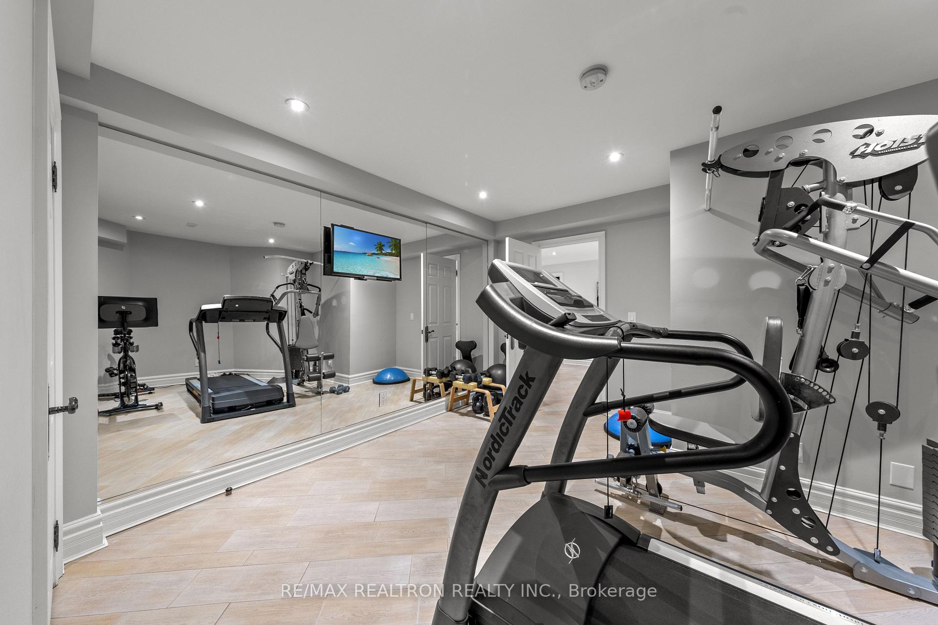 Photo 44 of 129 Thornridge Drive, Vaughan, Crestwood-Springfarm-Yorkhill — HOMEH