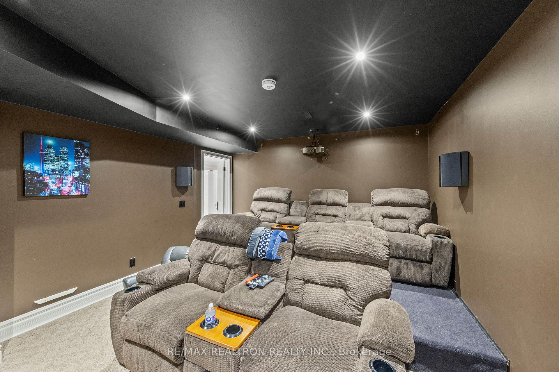 Photo 25 of 129 Thornridge Drive, Vaughan, Crestwood-Springfarm-Yorkhill — HOMEH