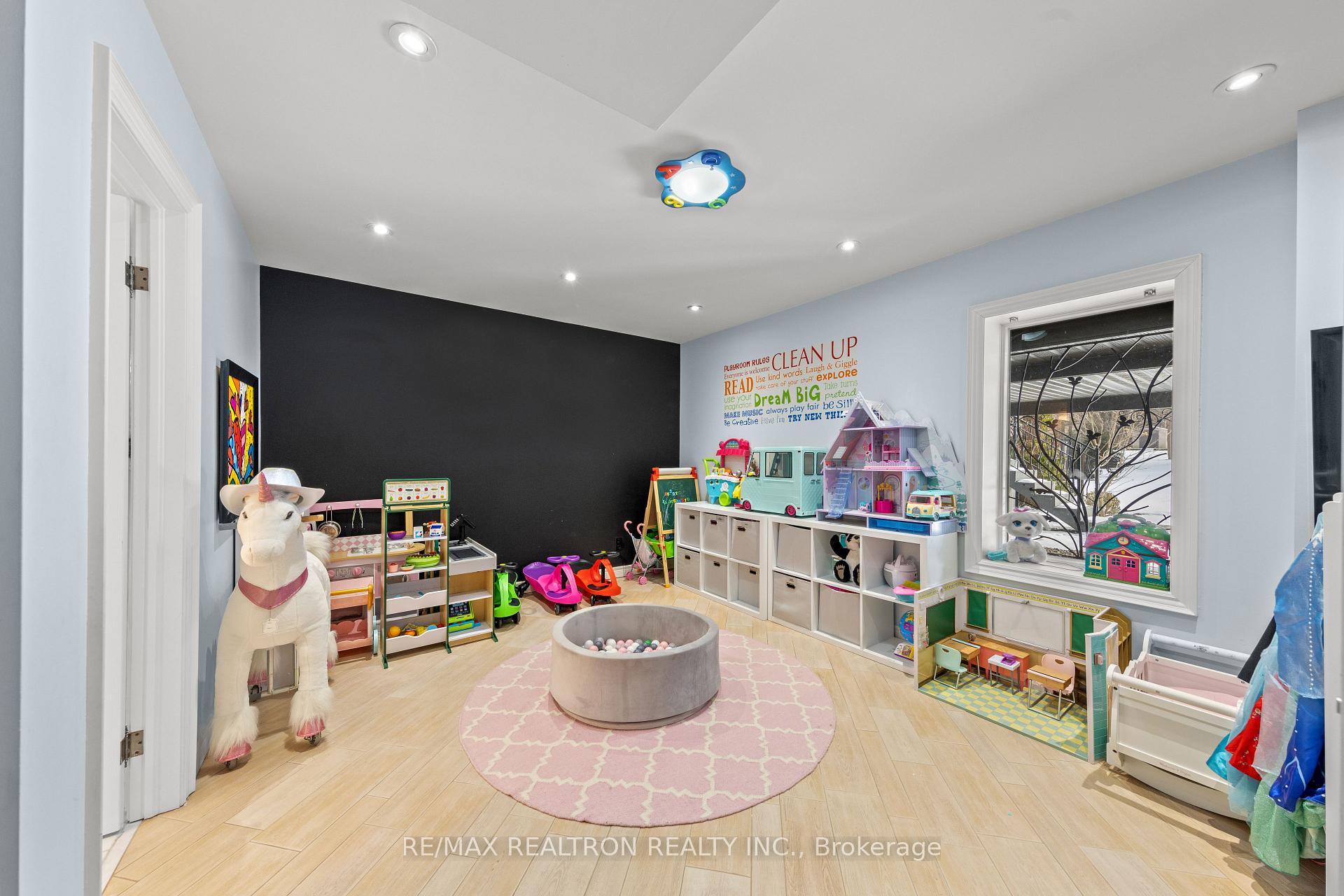 Photo 28 of 129 Thornridge Drive, Vaughan, Crestwood-Springfarm-Yorkhill — HOMEH