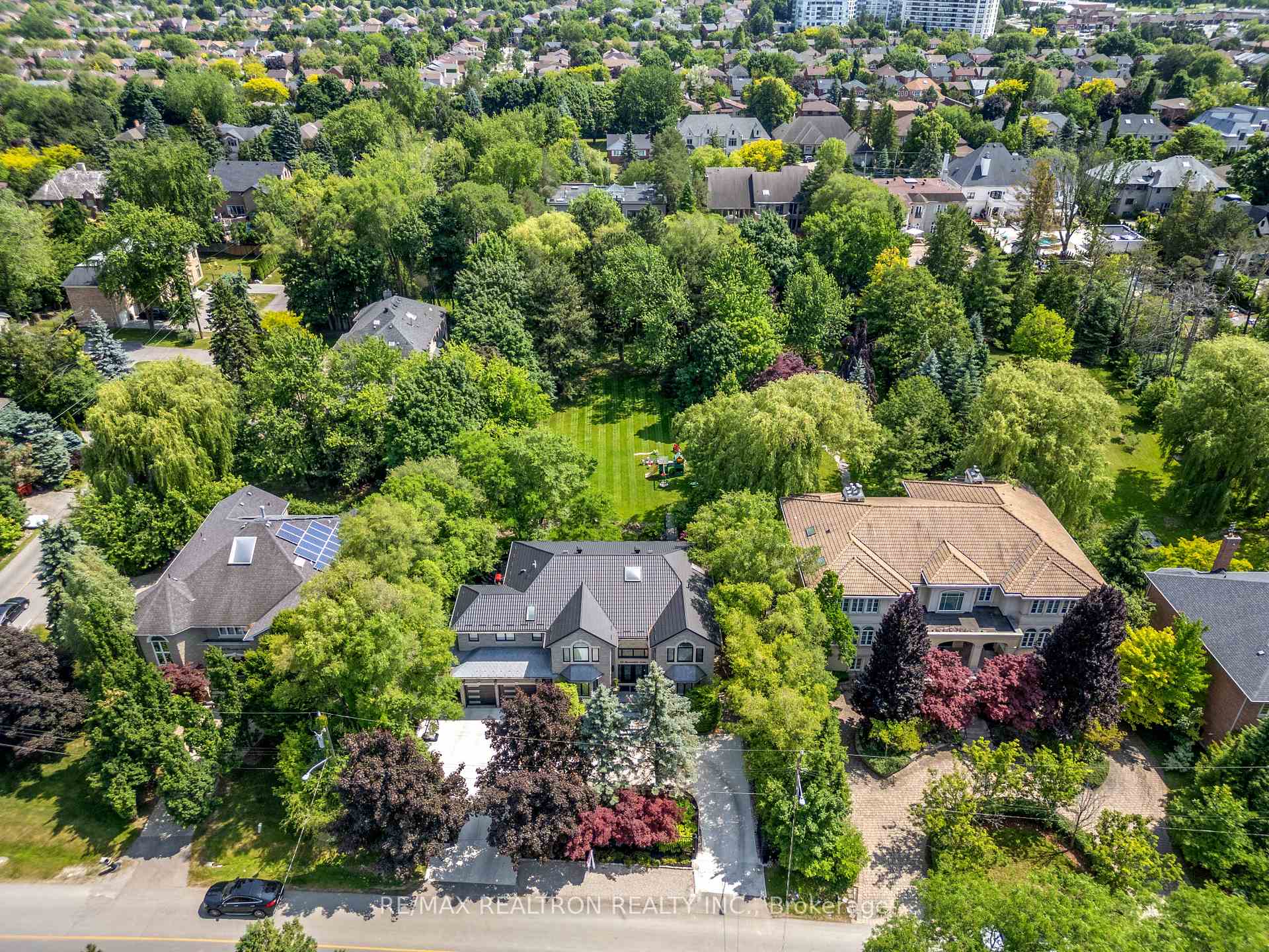 Photo 29 of 129 Thornridge Drive, Vaughan, Crestwood-Springfarm-Yorkhill — HOMEH