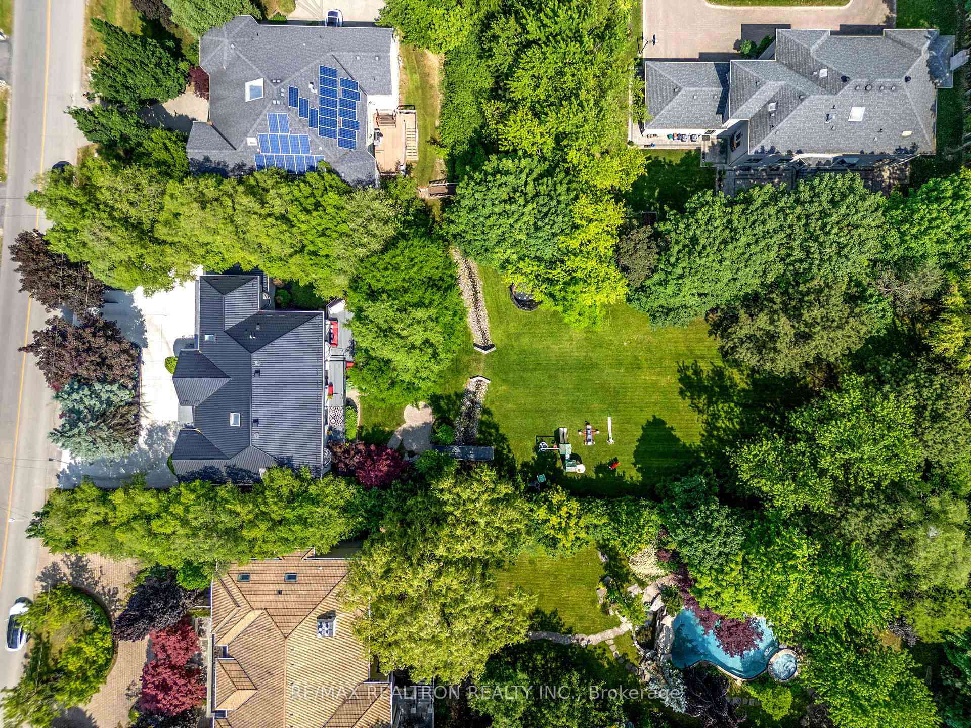 Photo 40 of 129 Thornridge Drive, Vaughan, Crestwood-Springfarm-Yorkhill — HOMEH