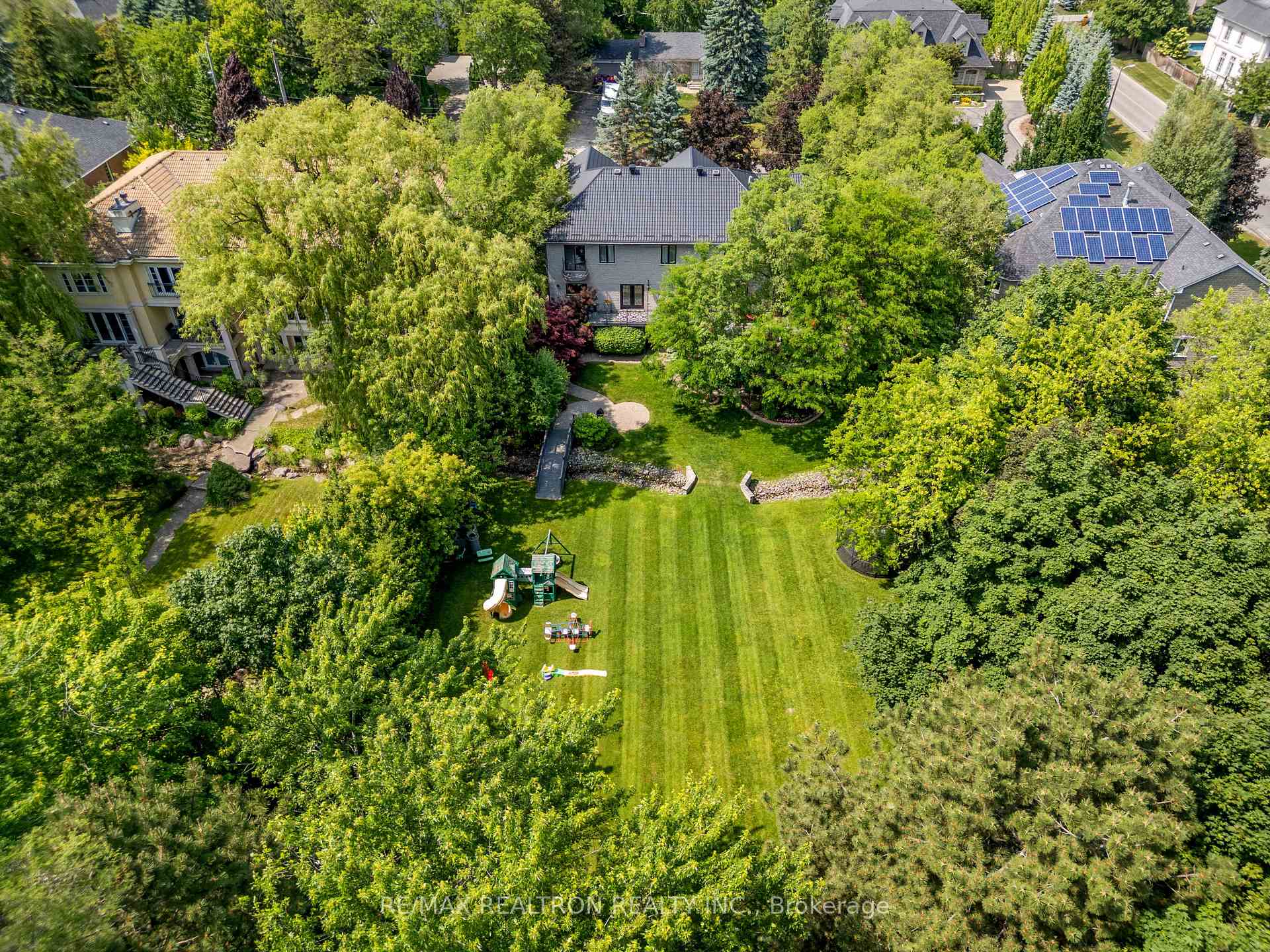Photo 31 of 129 Thornridge Drive, Vaughan, Crestwood-Springfarm-Yorkhill — HOMEH