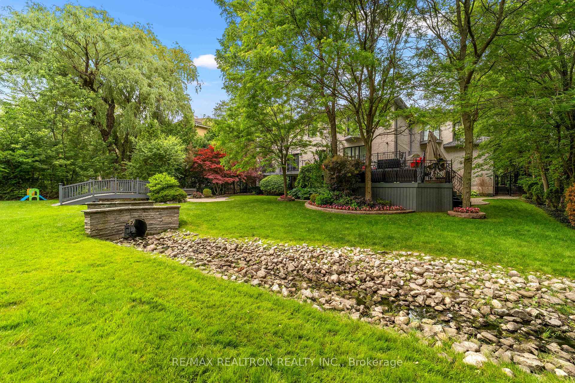 Photo 35 of 129 Thornridge Drive, Vaughan, Crestwood-Springfarm-Yorkhill — HOMEH