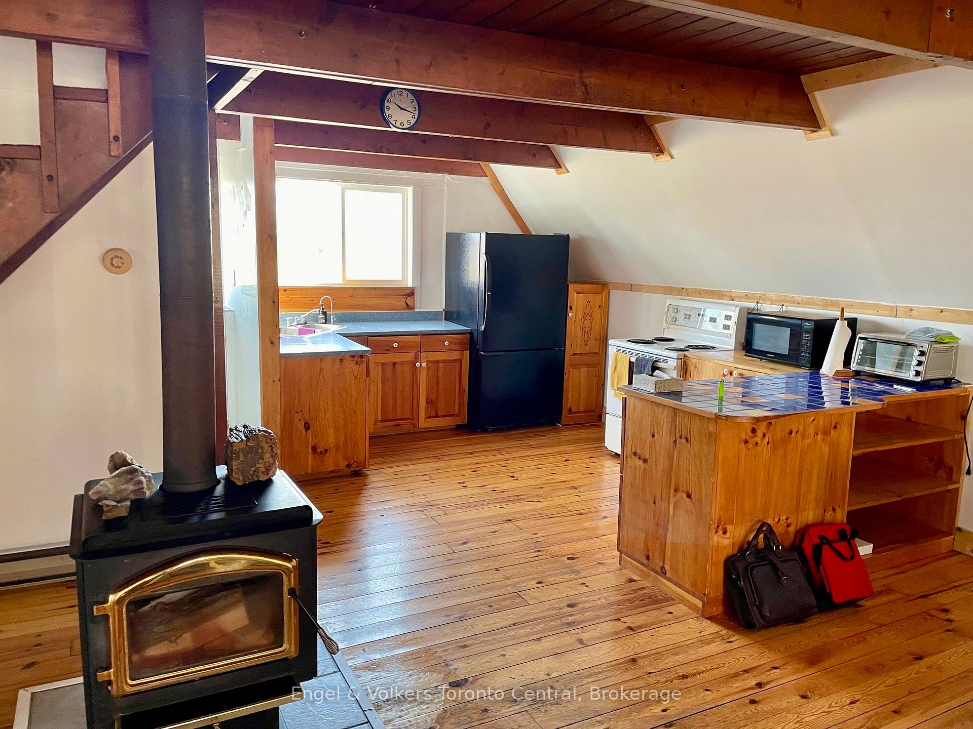 Photo 4 of 7237 Nottawasaga 6/7 Side Road, Clearview, Rural Clearview — HOMEH