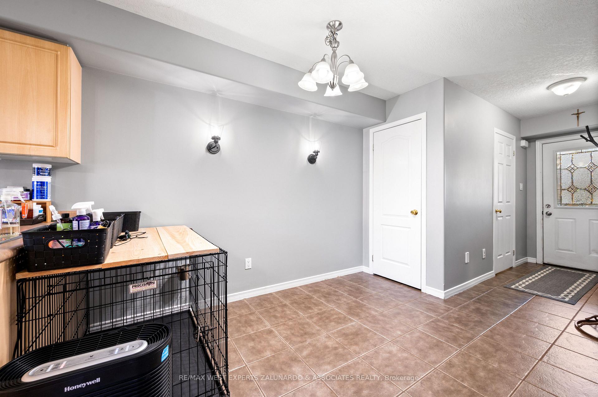 Photo 3 of 70 Ruthven Crescent, New Tecumseth, Alliston — HOMEH
