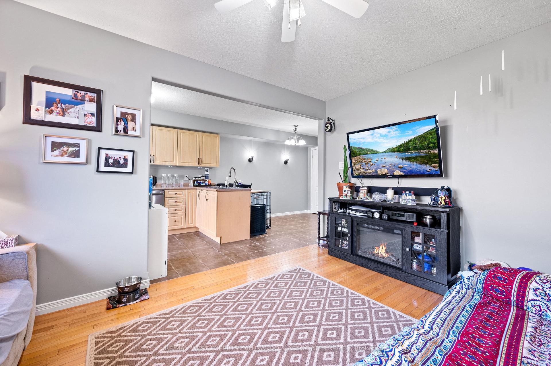 Photo 12 of 70 Ruthven Crescent, New Tecumseth, Alliston — HOMEH