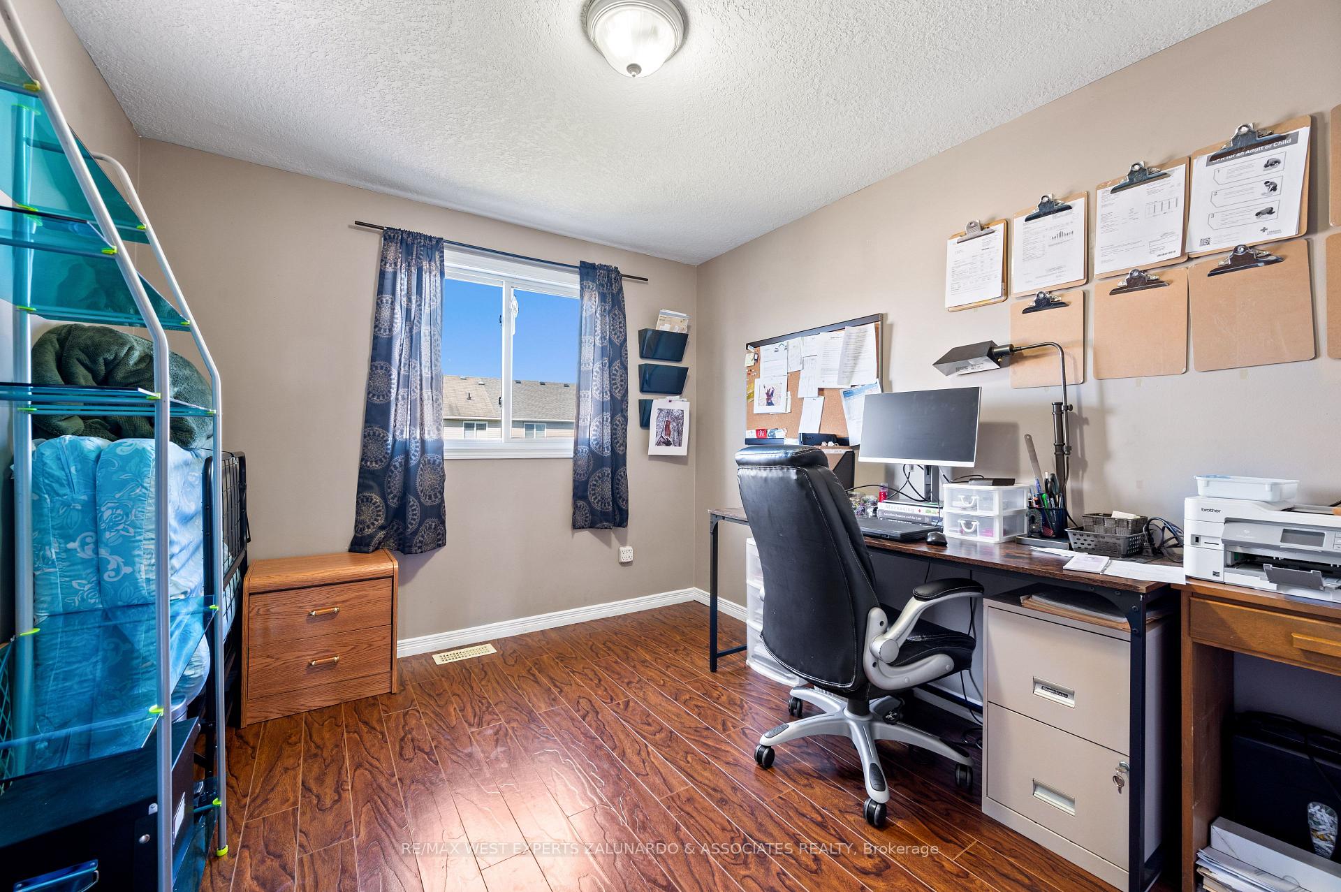 Photo 9 of 70 Ruthven Crescent, New Tecumseth, Alliston — HOMEH