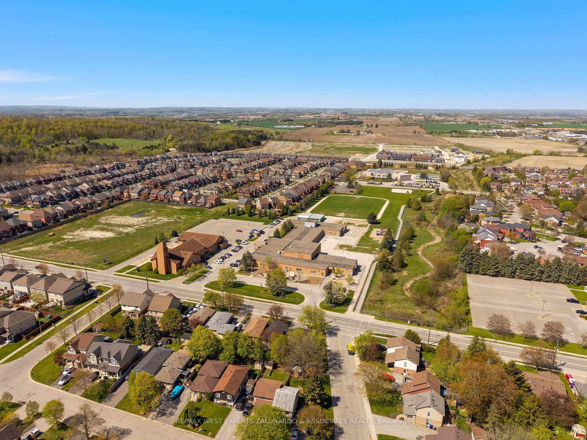 Photo 19 of 70 Ruthven Crescent, New Tecumseth, Alliston — HOMEH