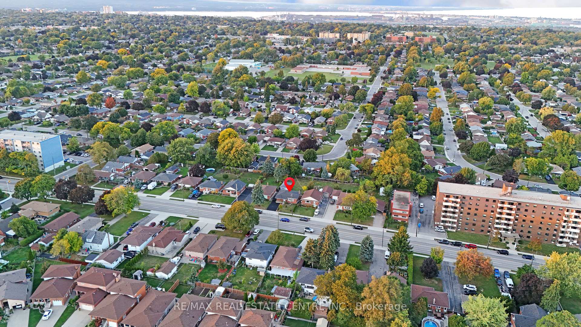 Photo 4 of 959 Mohawk Road E, Hamilton, Huntington — HOMEH