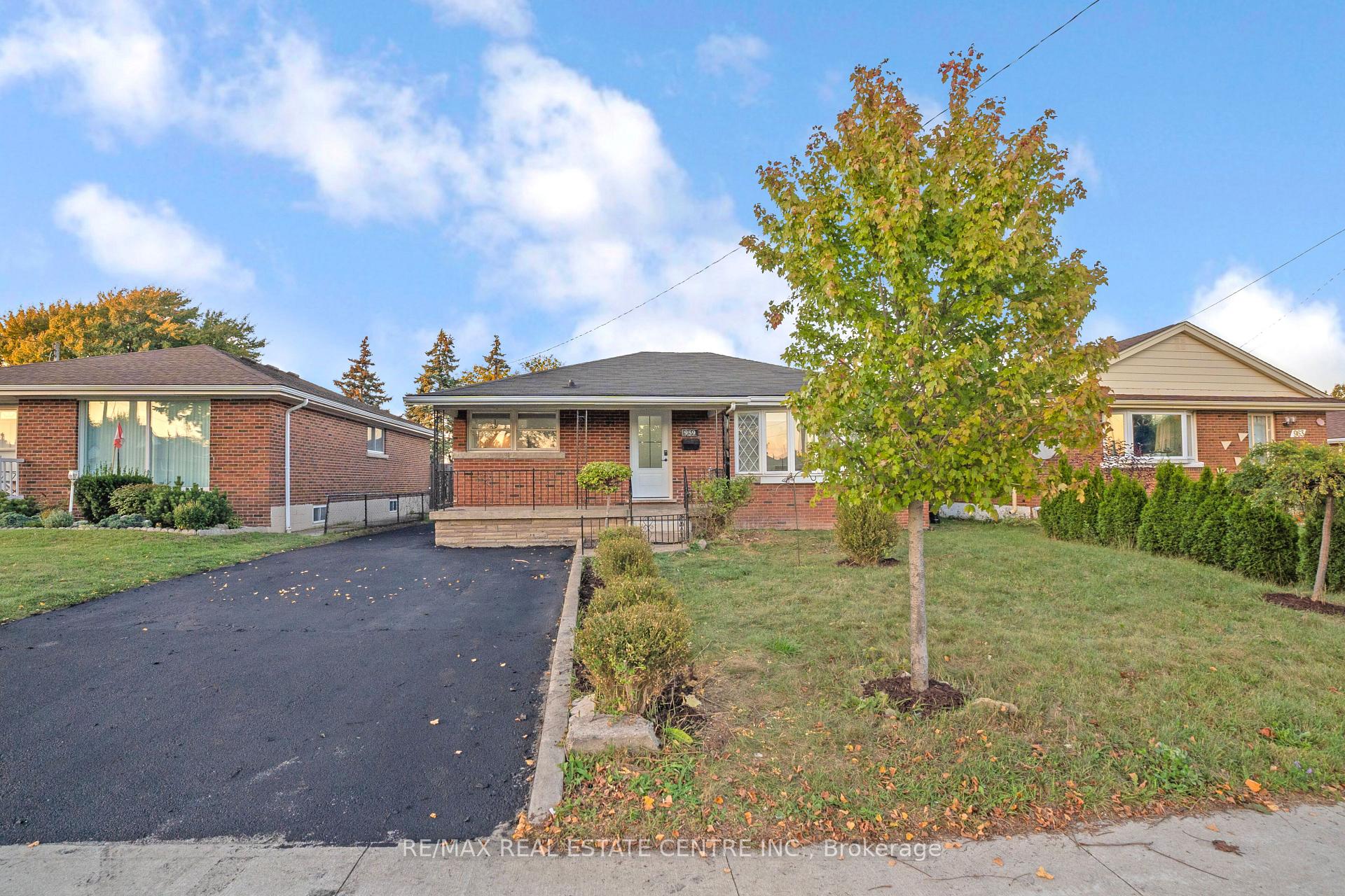 Photo 5 of 959 Mohawk Road E, Hamilton, Huntington — HOMEH