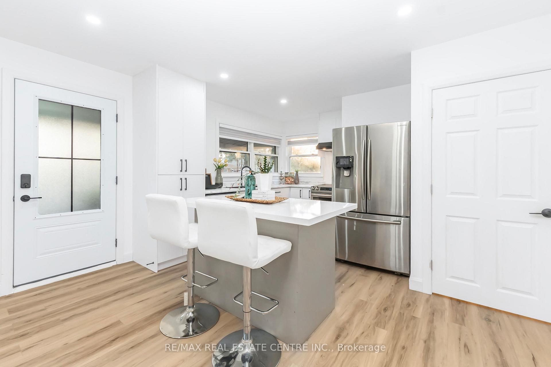 Photo 9 of 959 Mohawk Road E, Hamilton, Huntington — HOMEH