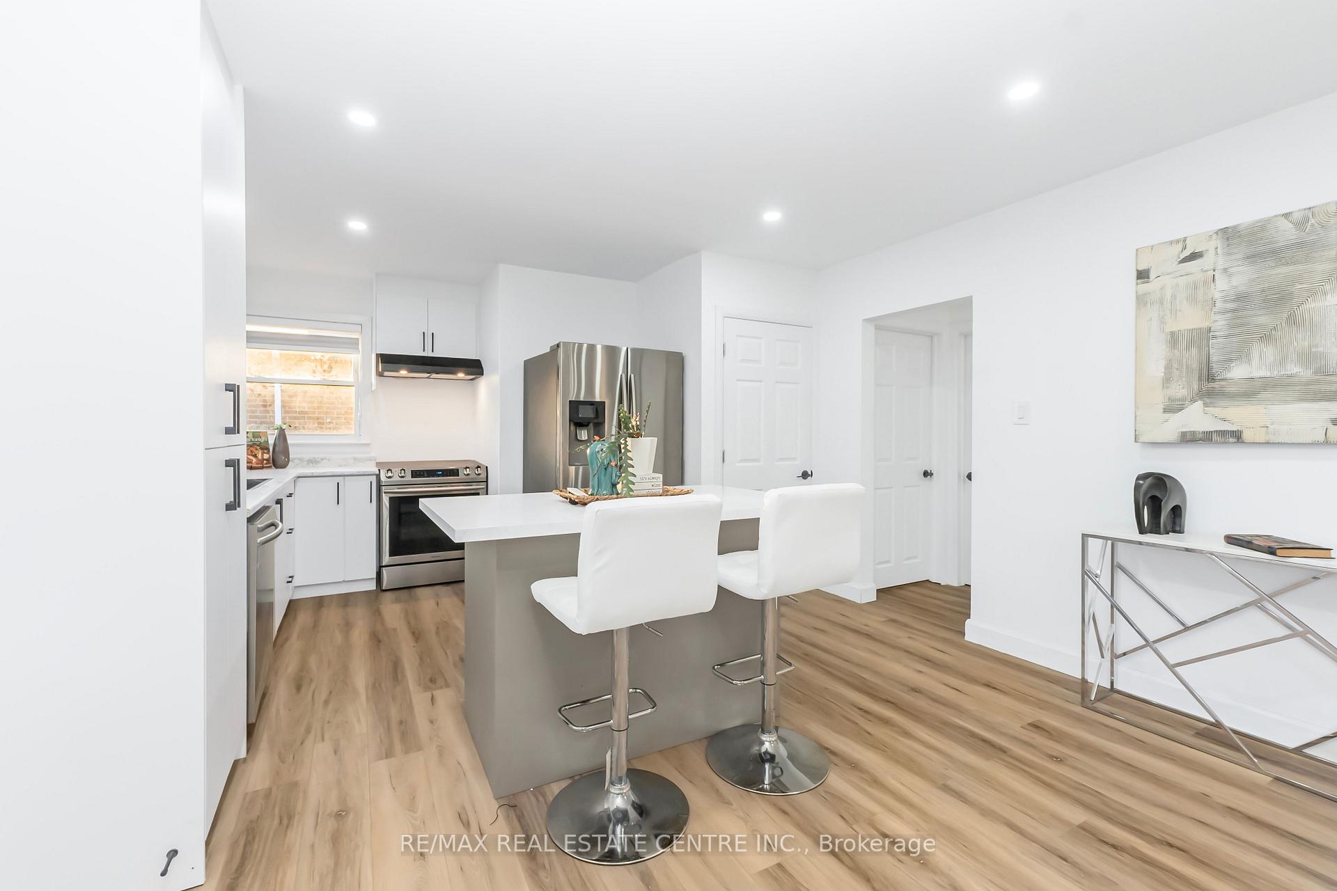 Photo 7 of 959 Mohawk Road E, Hamilton, Huntington — HOMEH