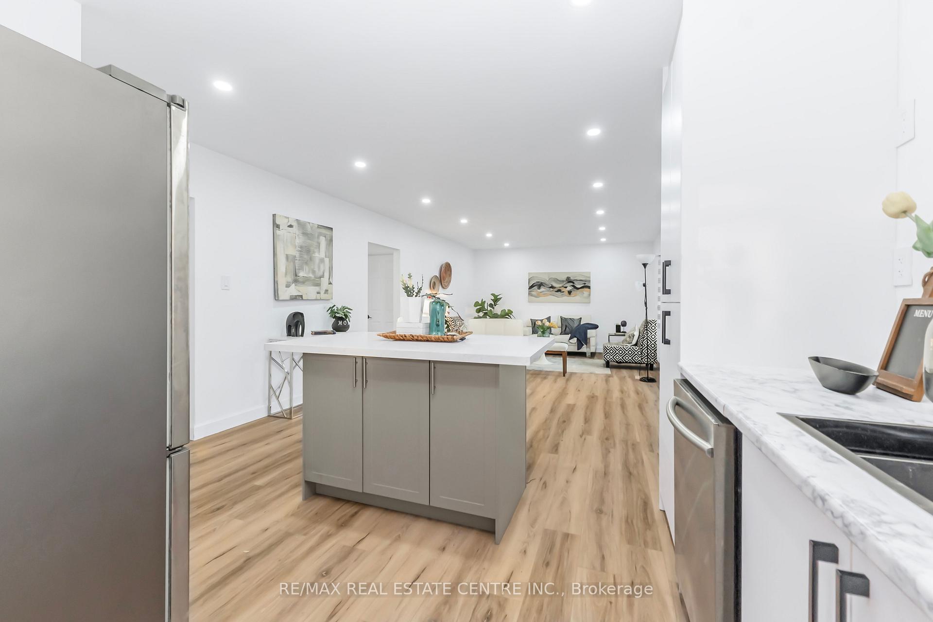 Photo 21 of 959 Mohawk Road E, Hamilton, Huntington — HOMEH