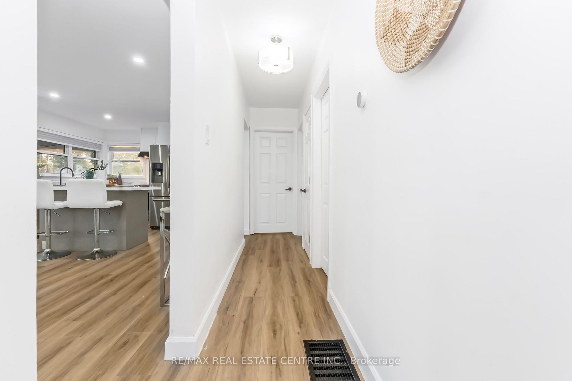 Photo 18 of 959 Mohawk Road E, Hamilton, Huntington — HOMEH