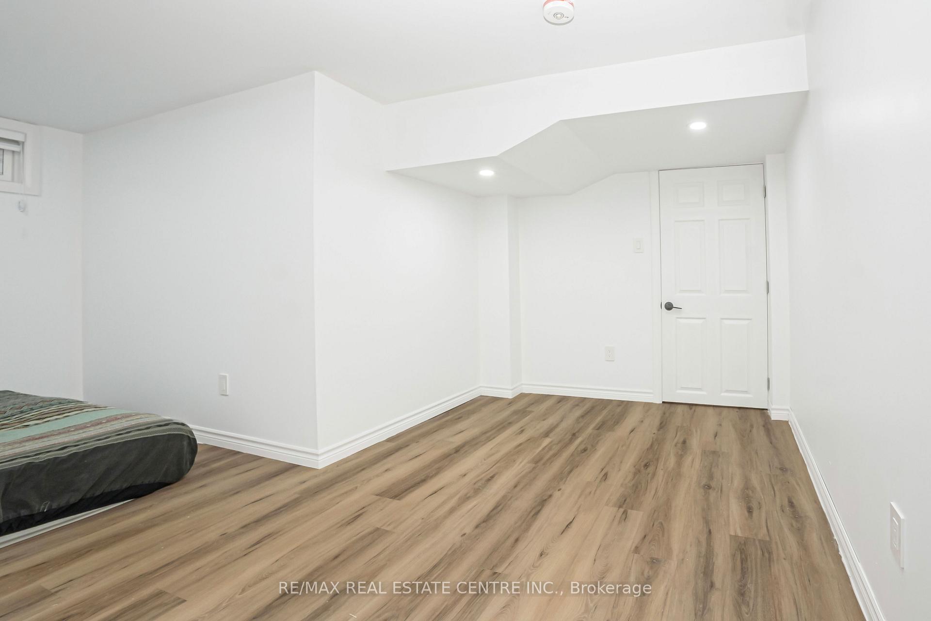 Photo 37 of 959 Mohawk Road E, Hamilton, Huntington — HOMEH