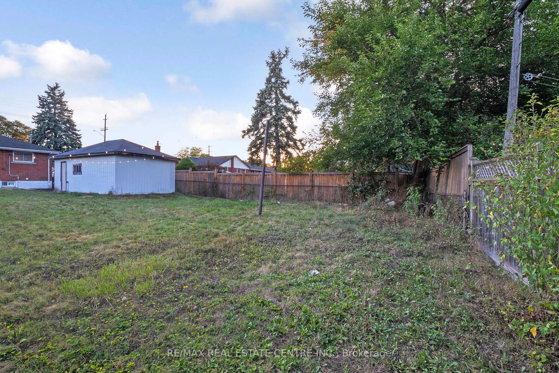 Photo 41 of 959 Mohawk Road E, Hamilton, Huntington — HOMEH