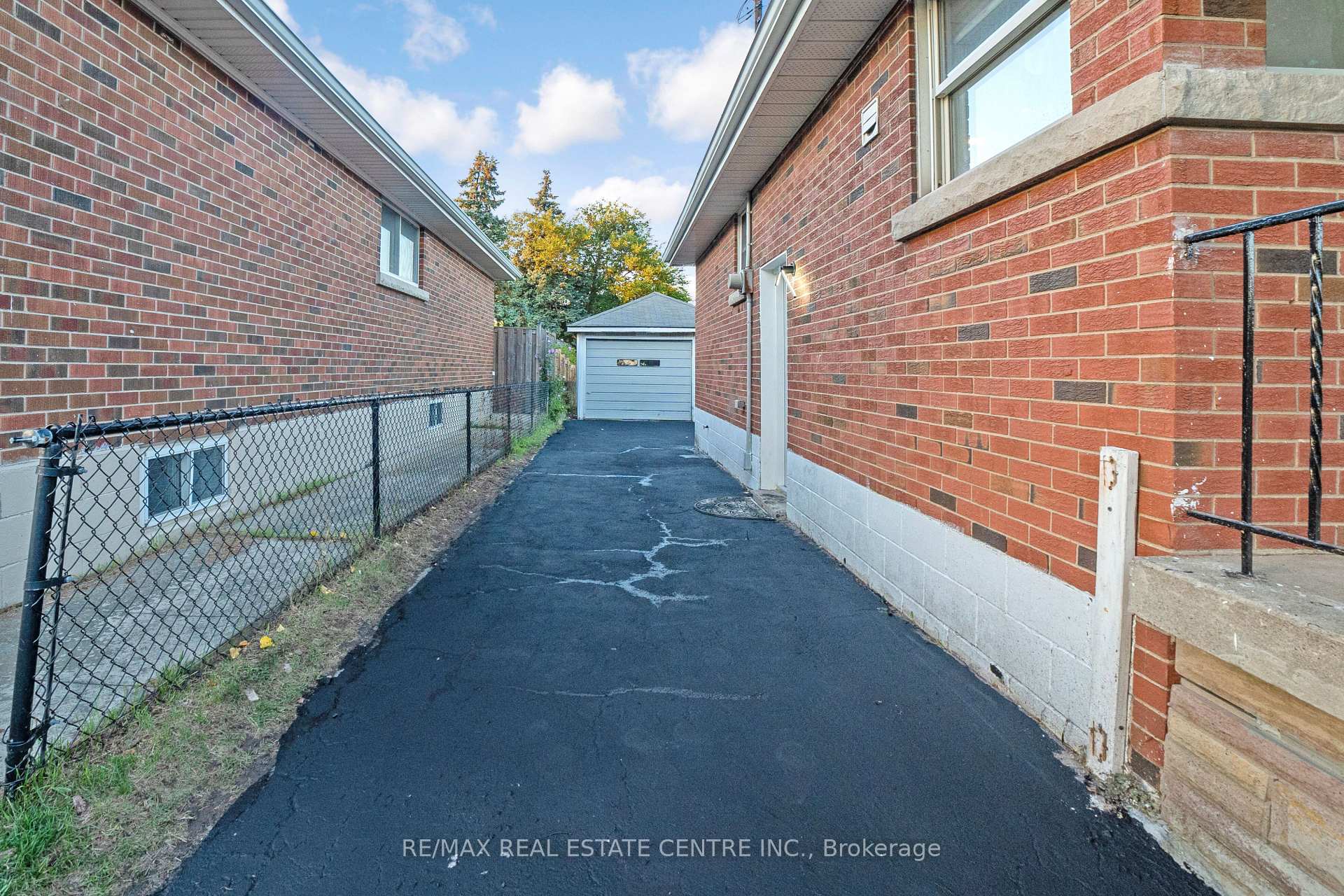 Photo 42 of 959 Mohawk Road E, Hamilton, Huntington — HOMEH