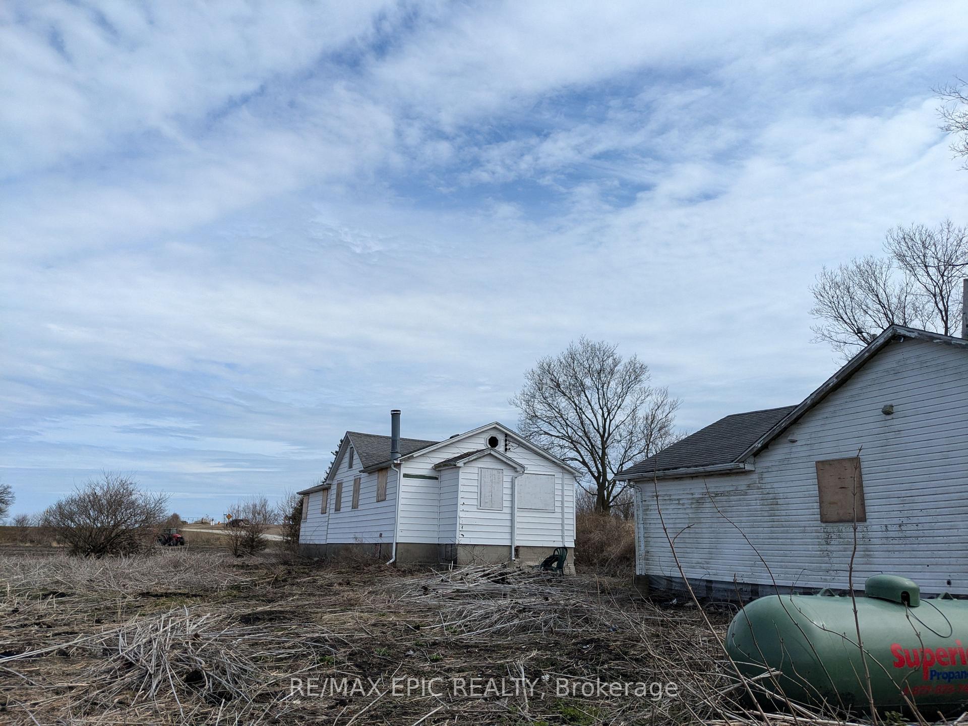 Photo 1 of 1833 Mersea Road E, Leamington — HOMEH