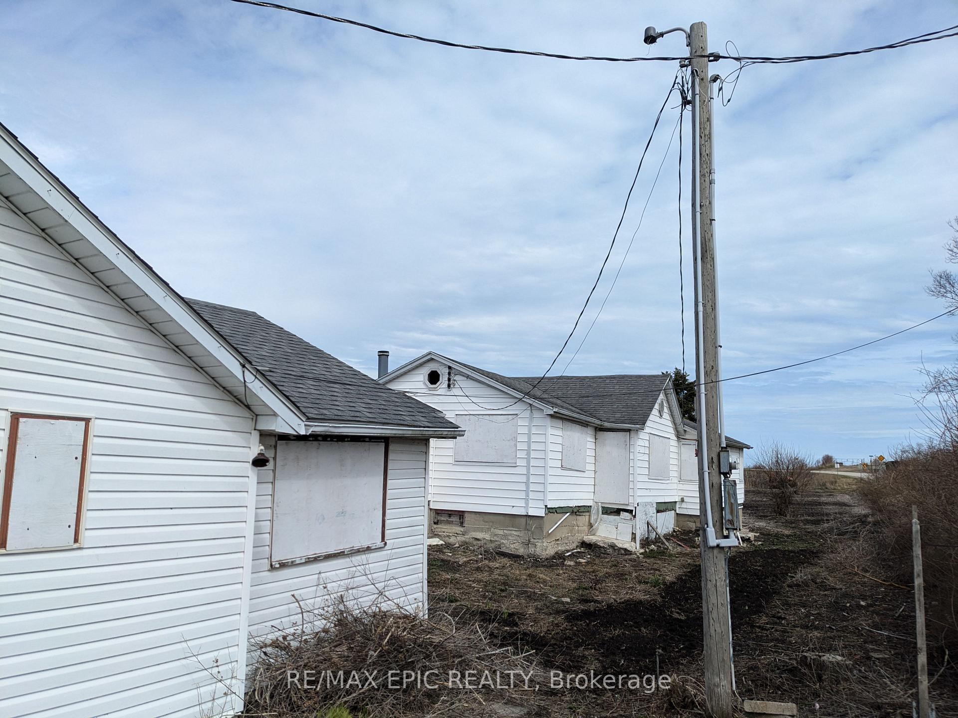 Photo 4 of 1833 Mersea Road E, Leamington — HOMEH
