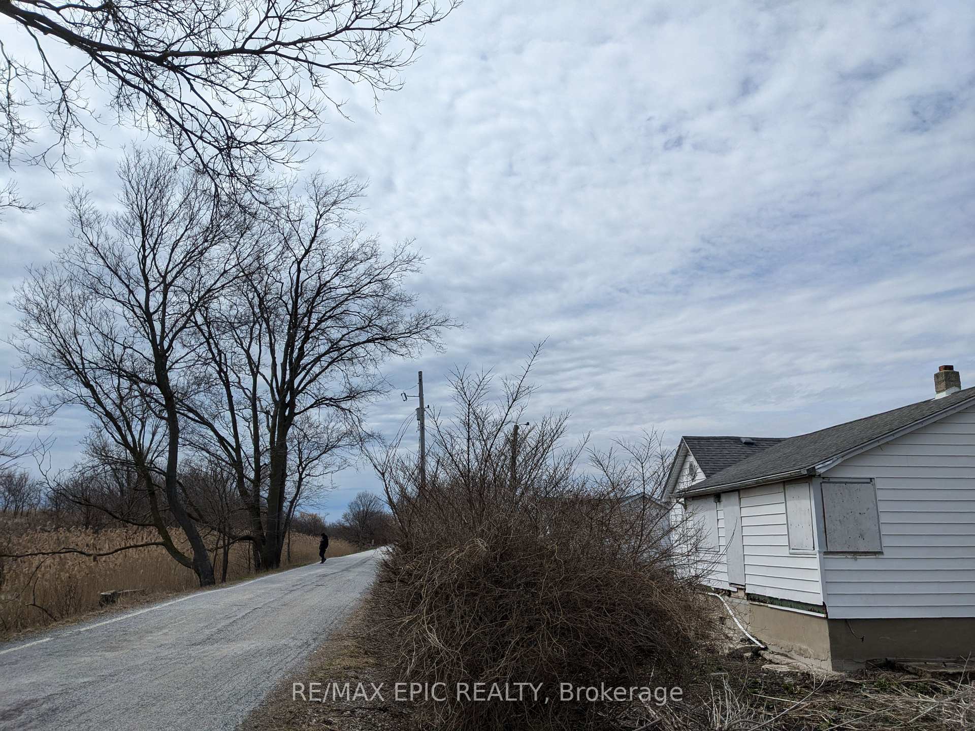 Photo 6 of 1833 Mersea Road E, Leamington — HOMEH