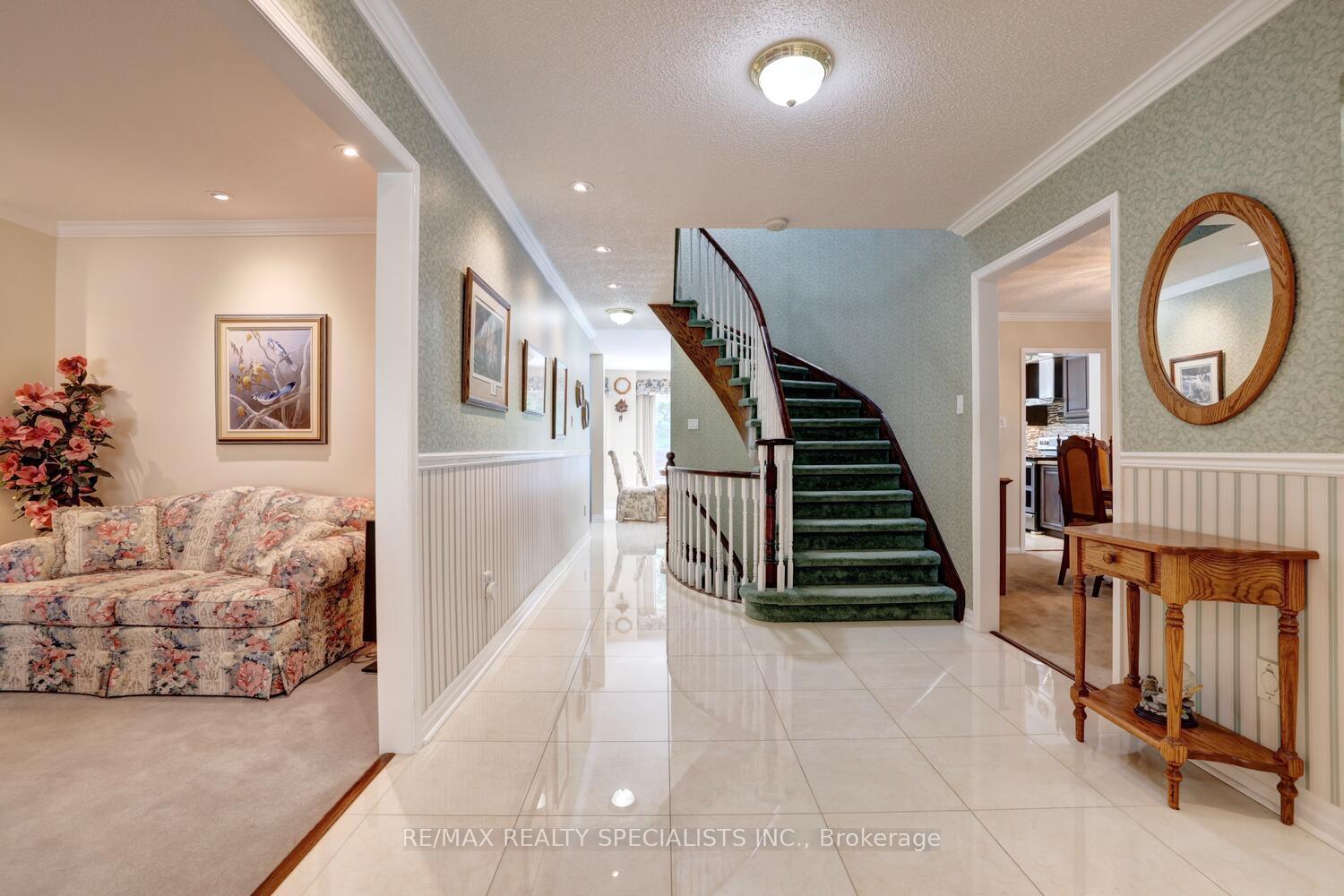 Photo 2 of 3114 Cascade Court, Mississauga, Erin Mills — HOMEH